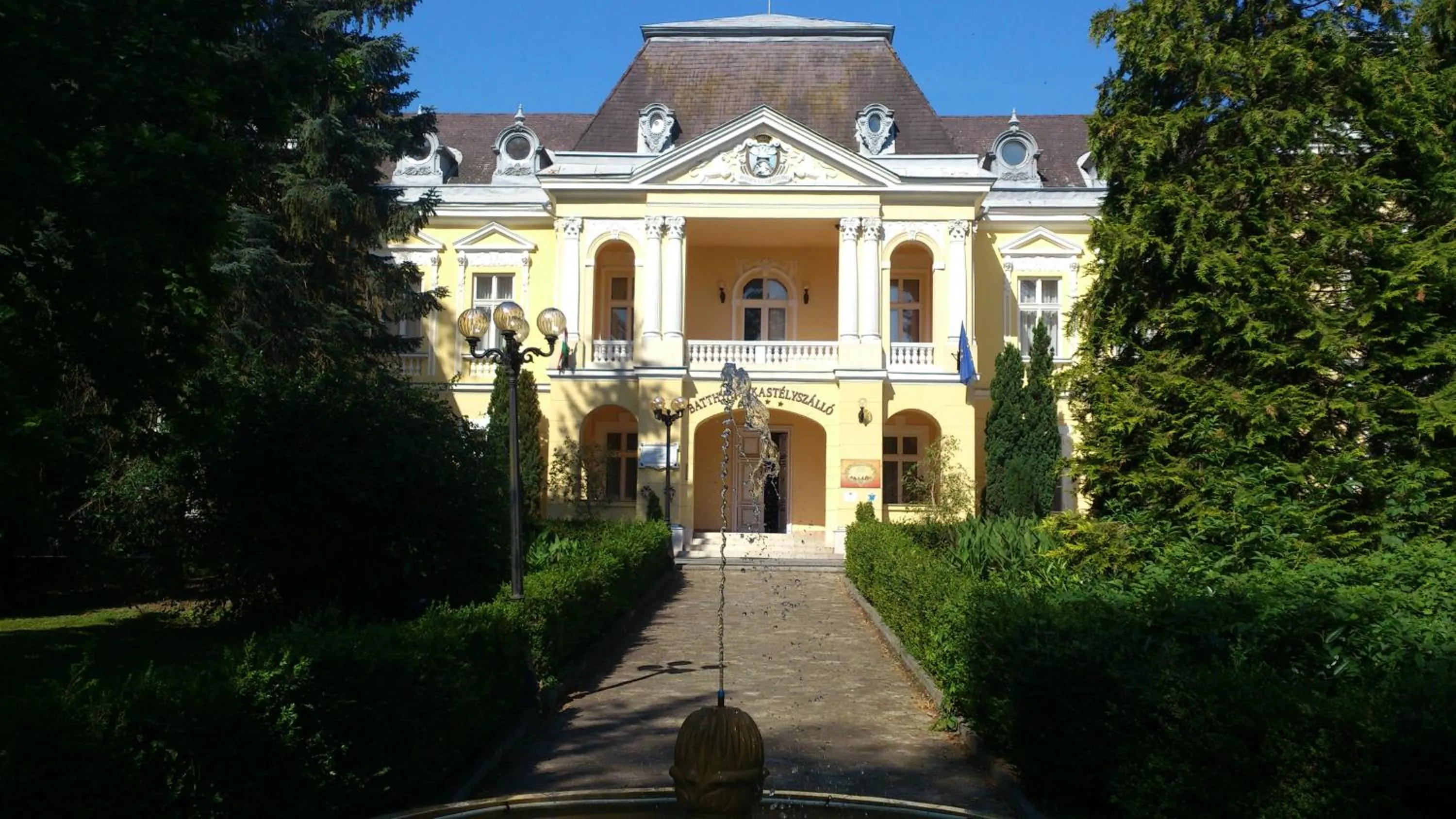 Facade/entrance in Batthyány Kastélyszálló