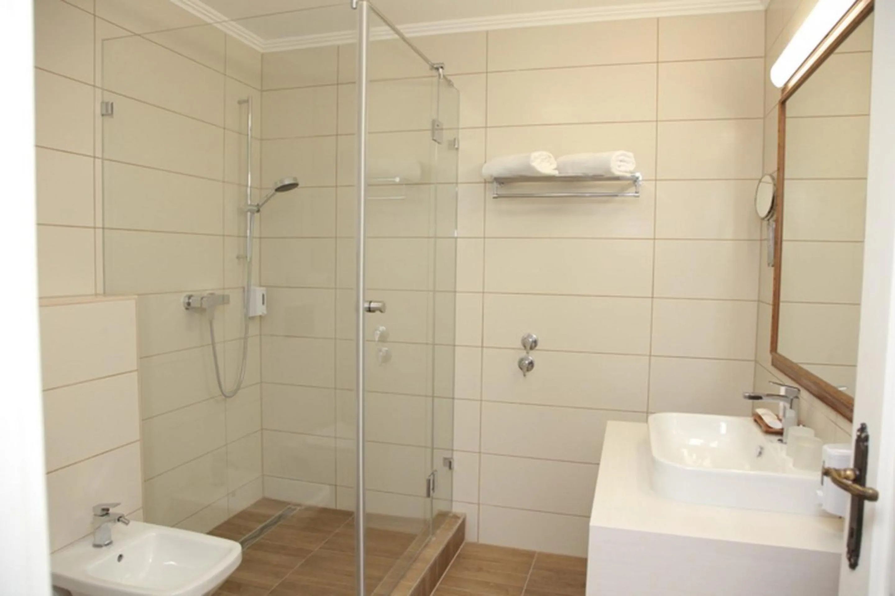 Bathroom in Batthyány Kastélyszálló