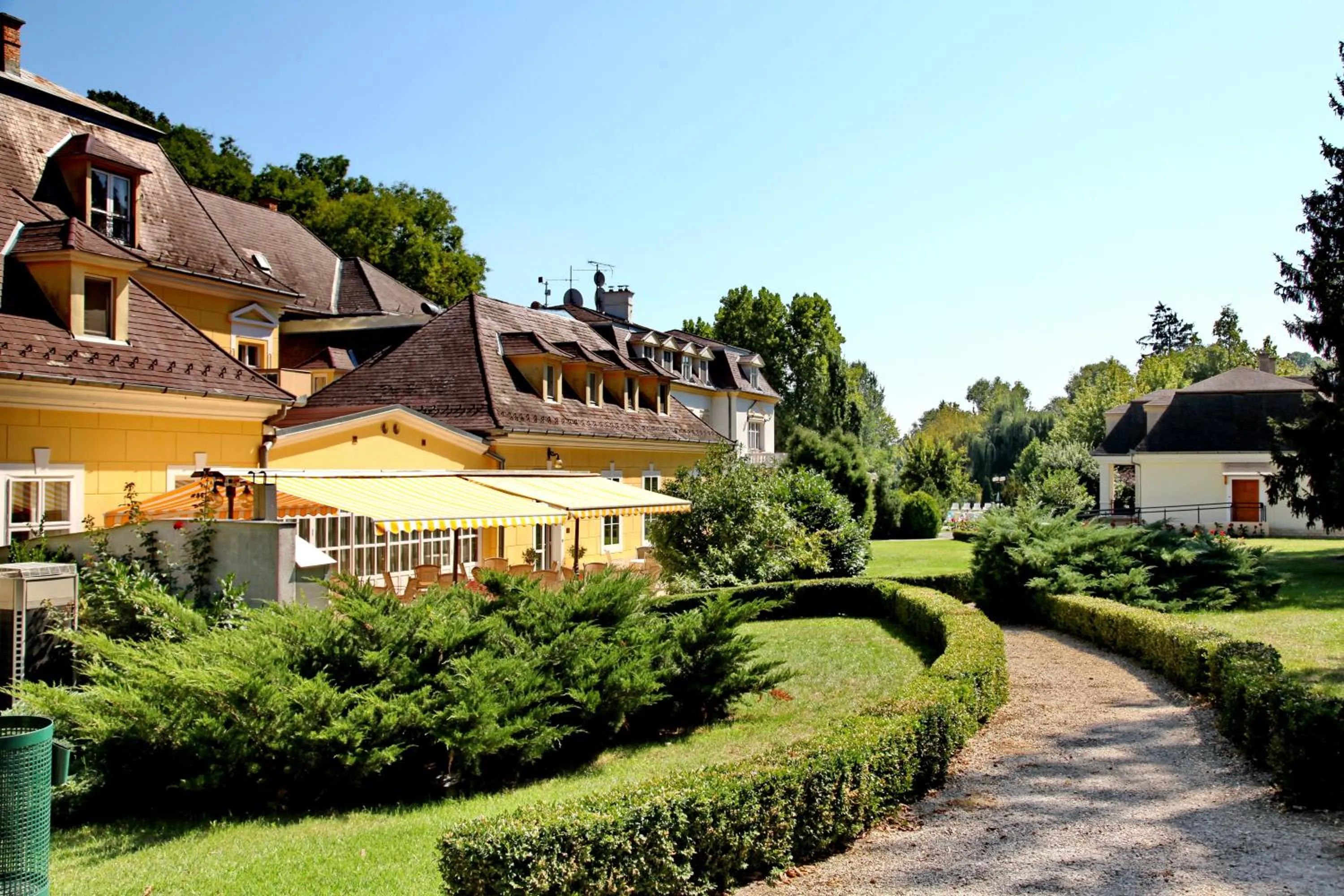 Garden in Batthyány Kastélyszálló