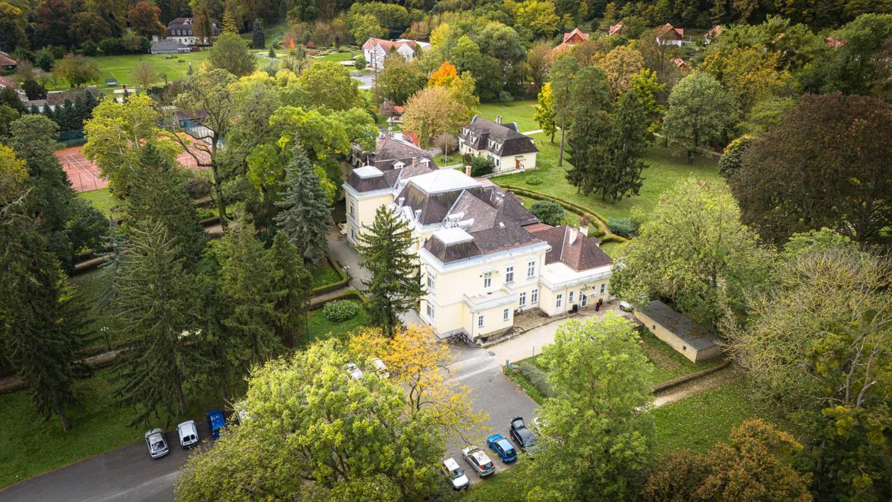 Property building in Batthyány Kastélyszálló
