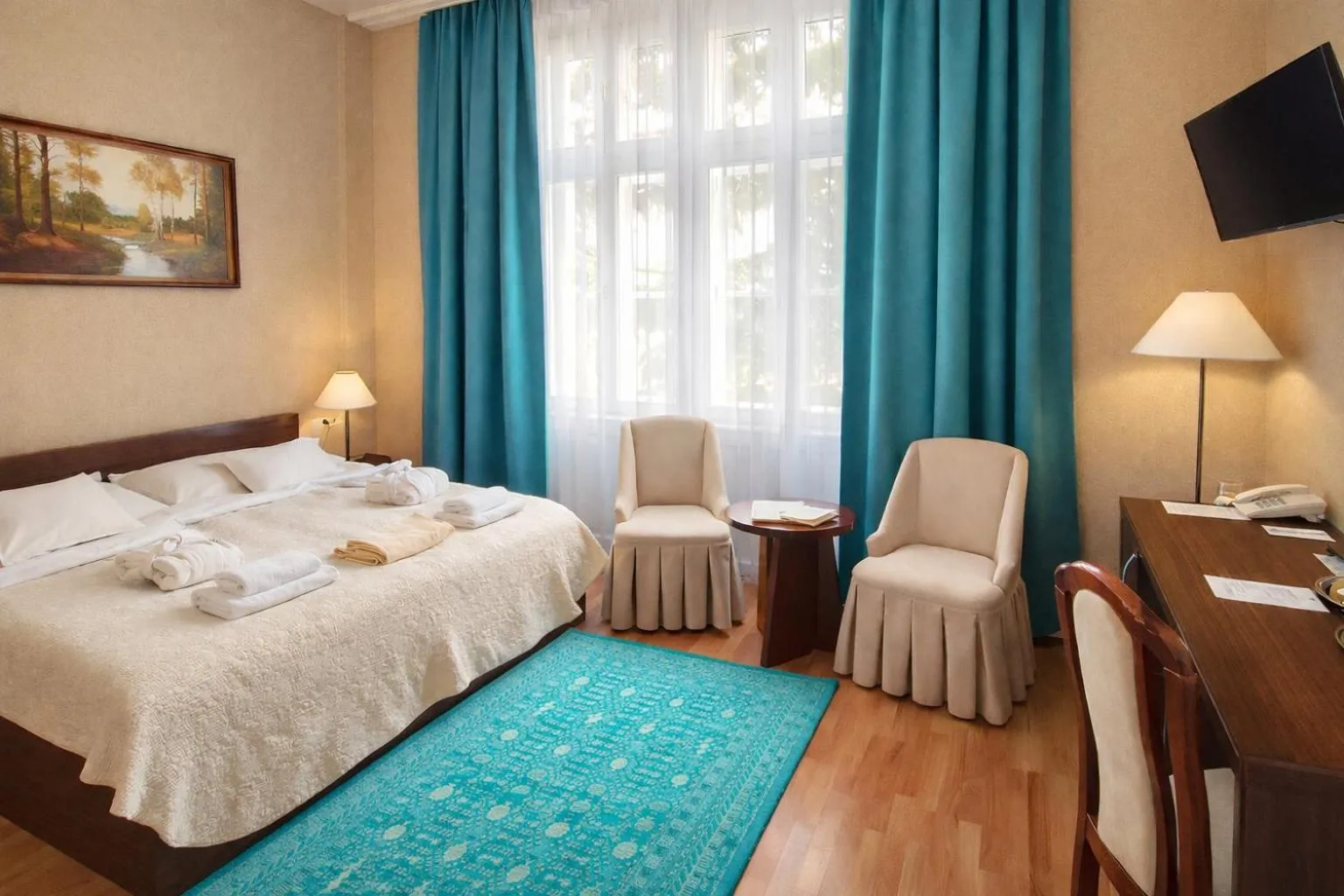 Photo of the whole room, Bed in Batthyány Kastélyszálló