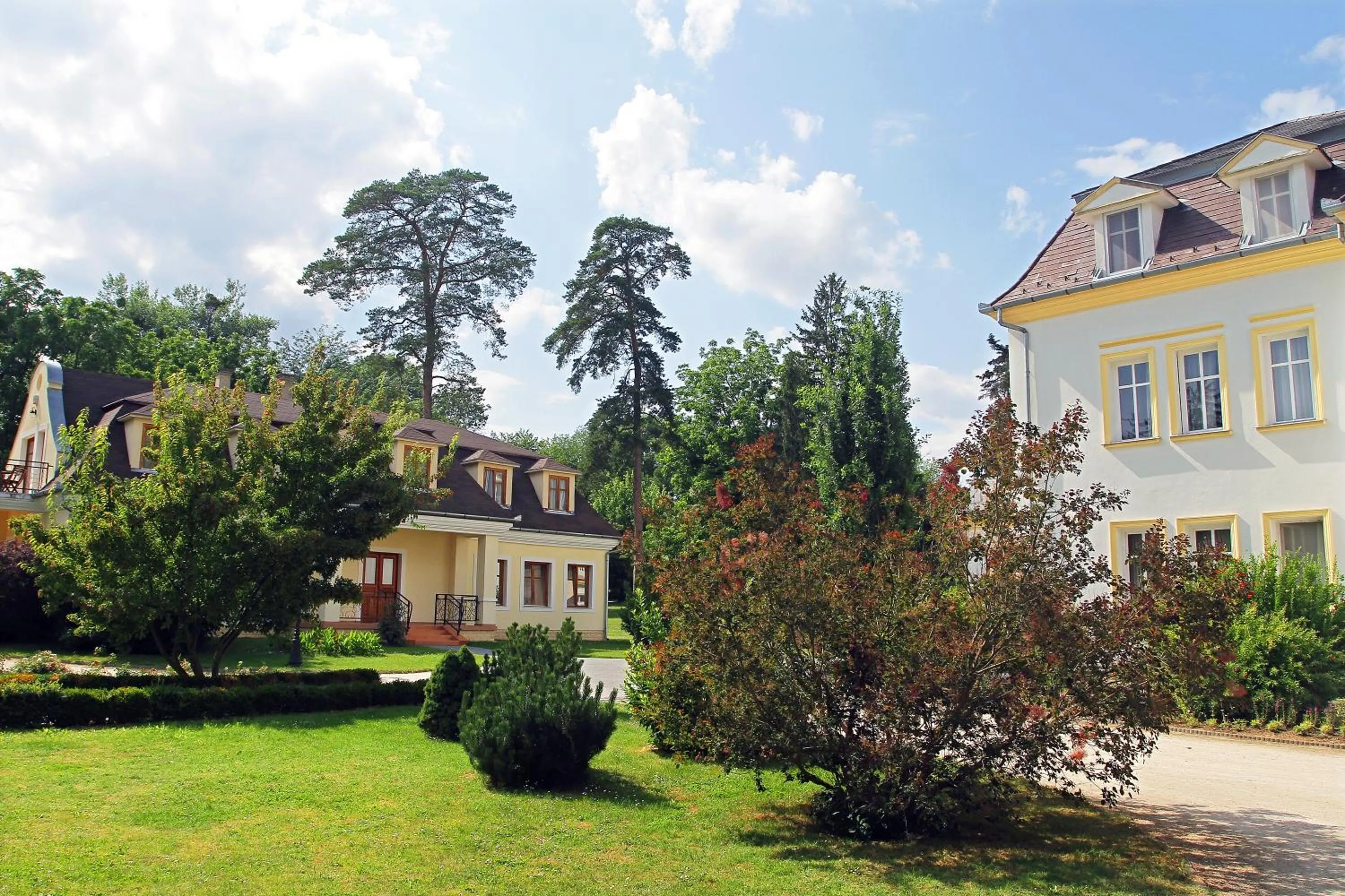 Property building in Batthyány Kastélyszálló