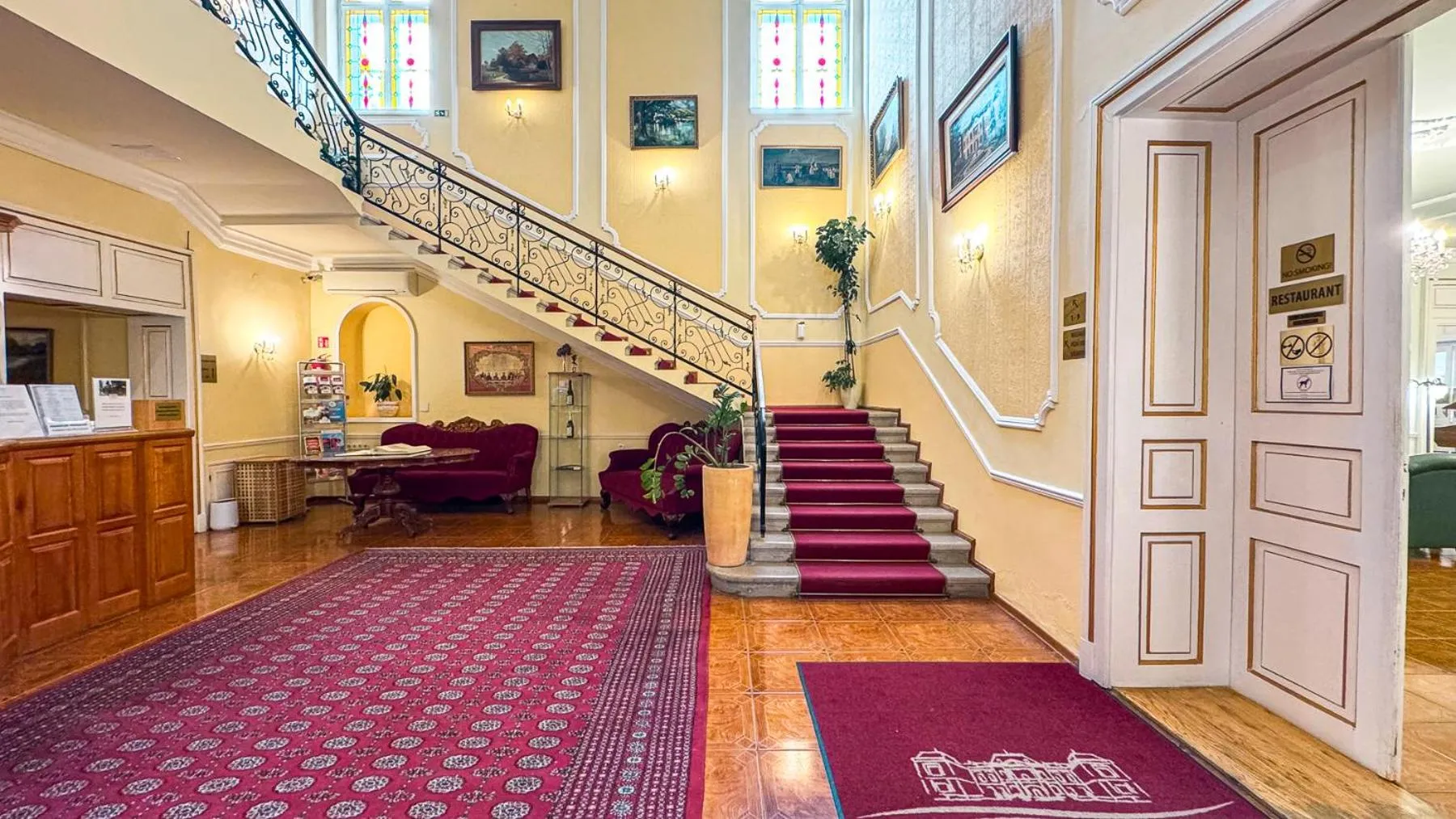 Lobby or reception in Batthyány Kastélyszálló