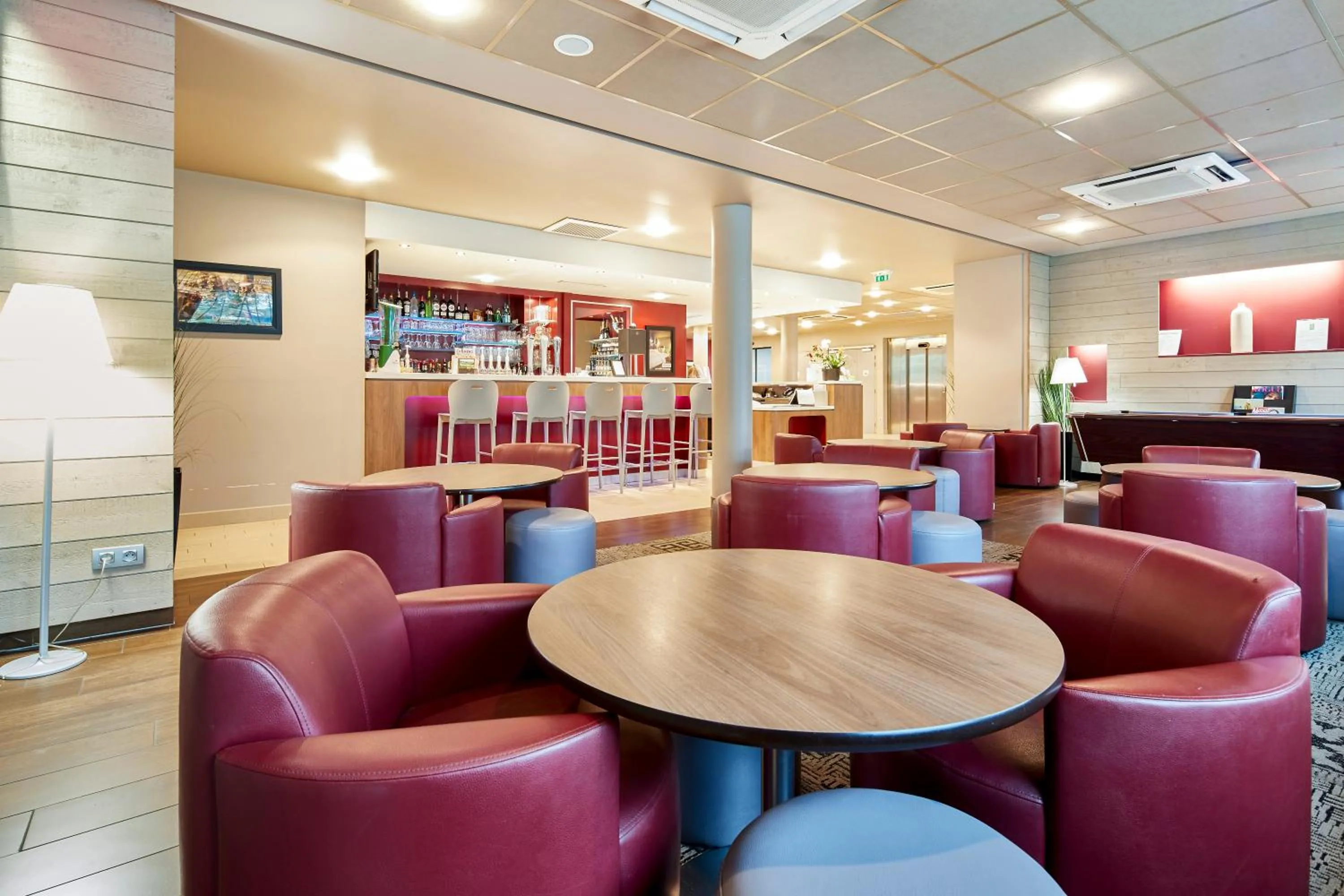 Billiard in Campanile Nantes Centre - Saint Jacques