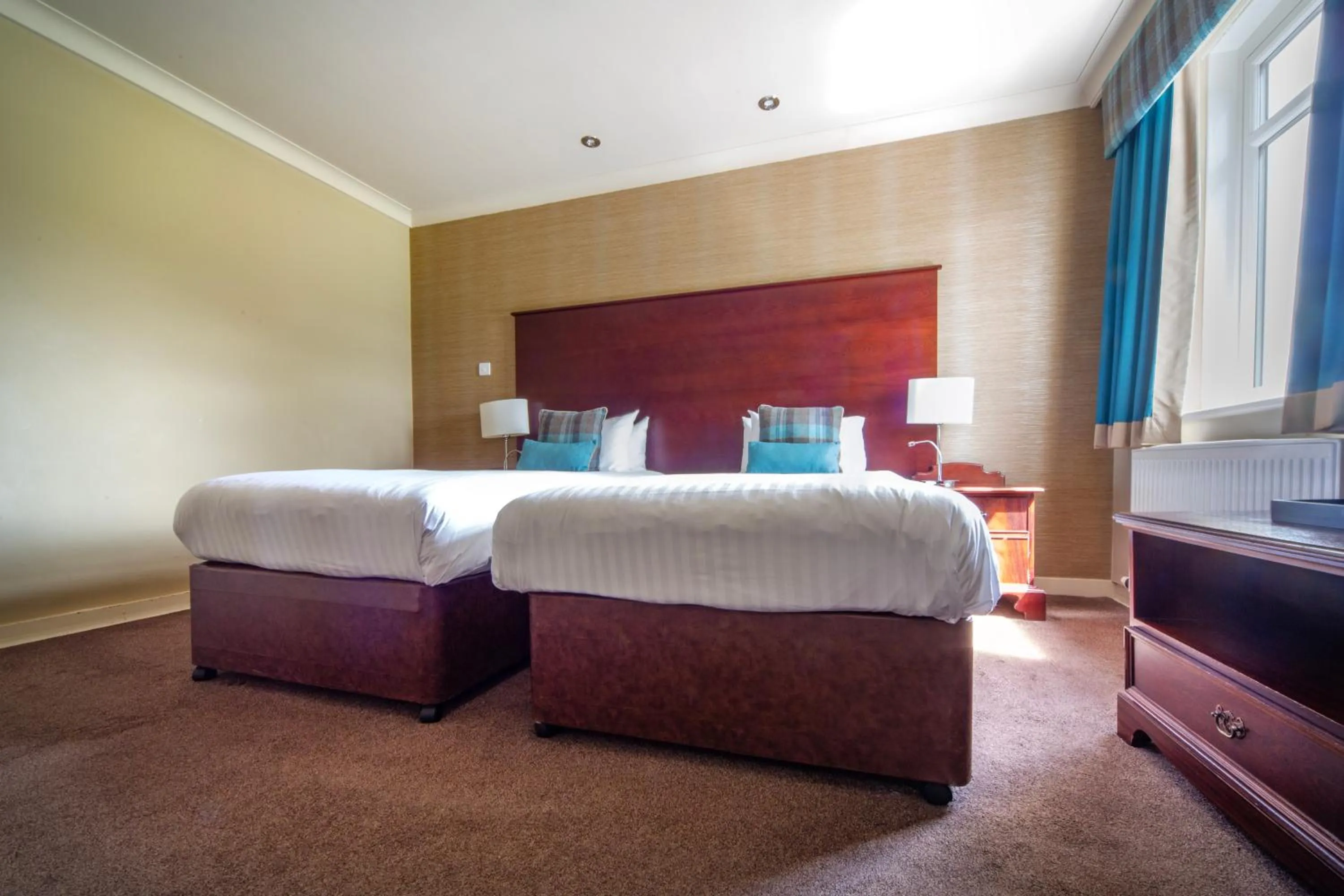 Bedroom, Bed in The Tontine Hotel