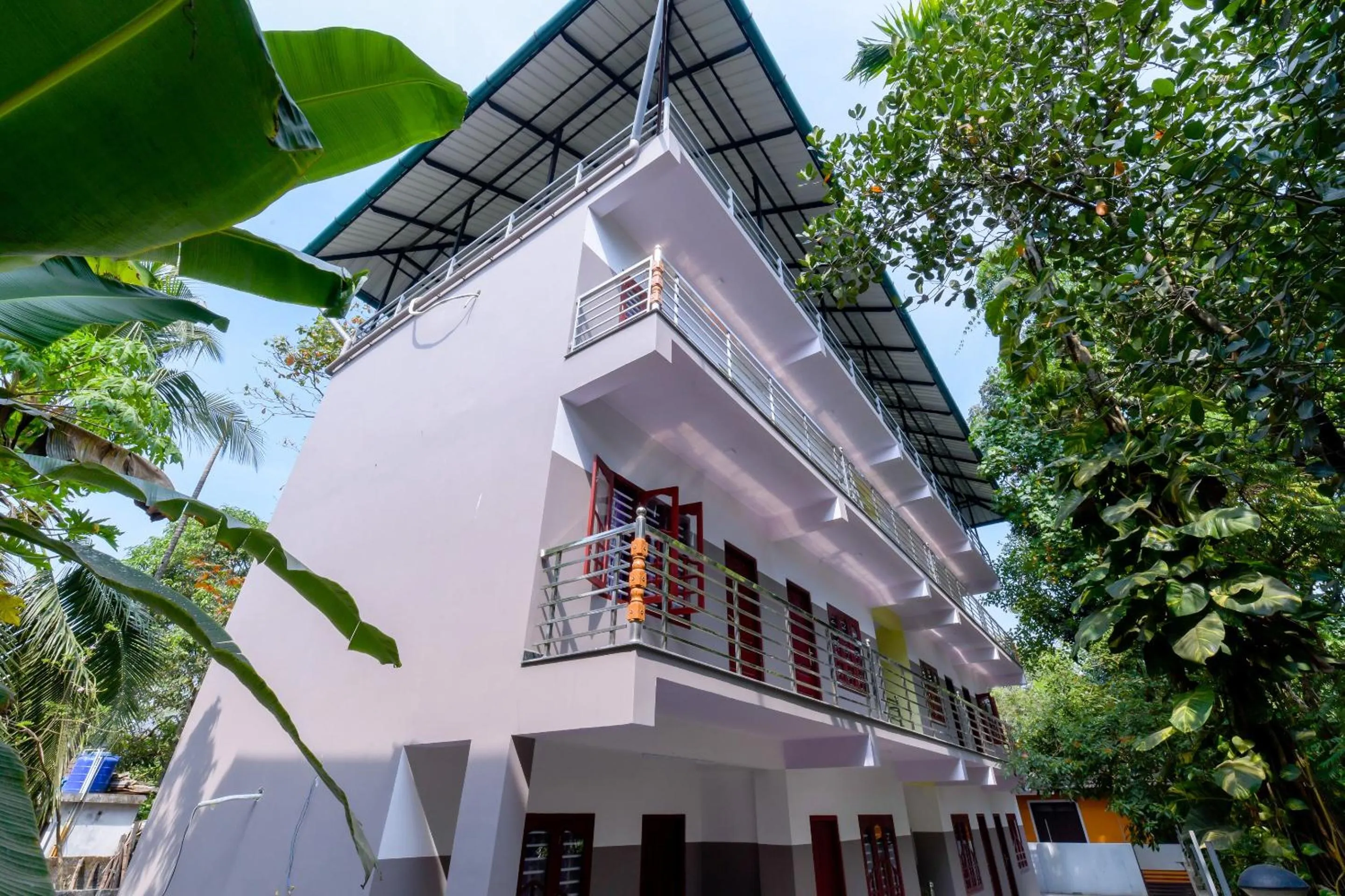 Facade/entrance in Hotel O Amare Highway Residency