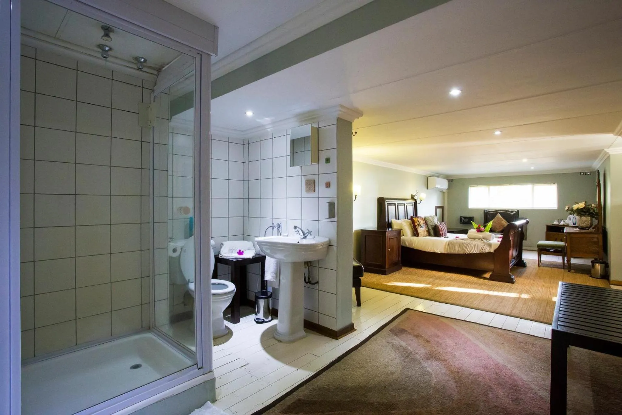 Bed in Tamboti Lodge Guest House