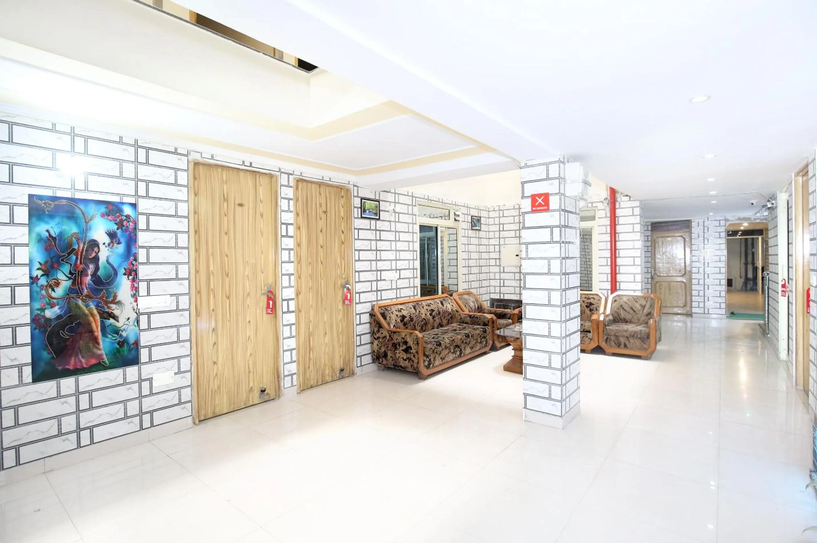 Lobby or reception in Hotel O Continental Inn