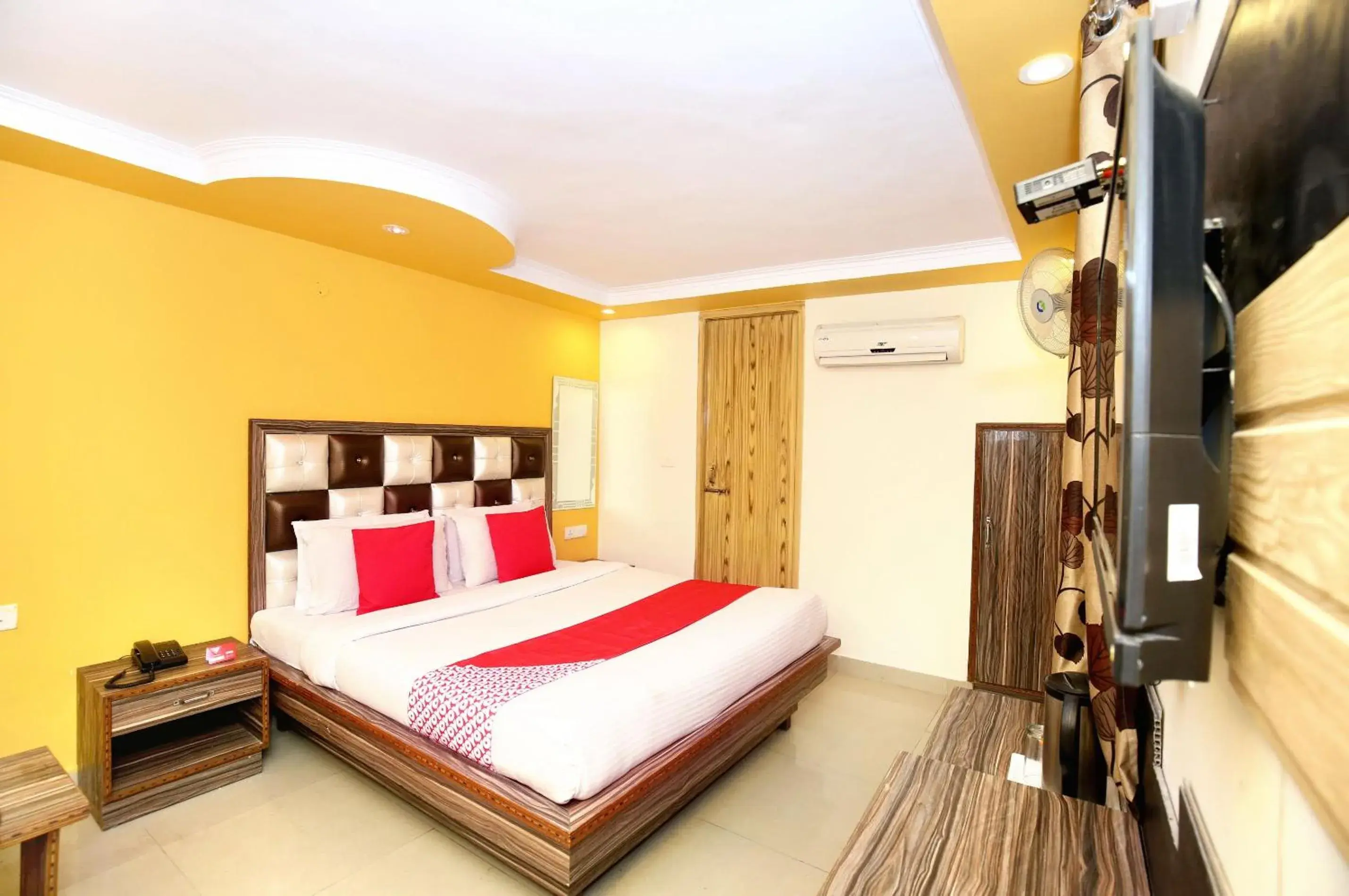 Bedroom, Bed in Hotel O Continental Inn Bedroom, Bed in Hotel O Continental Inn