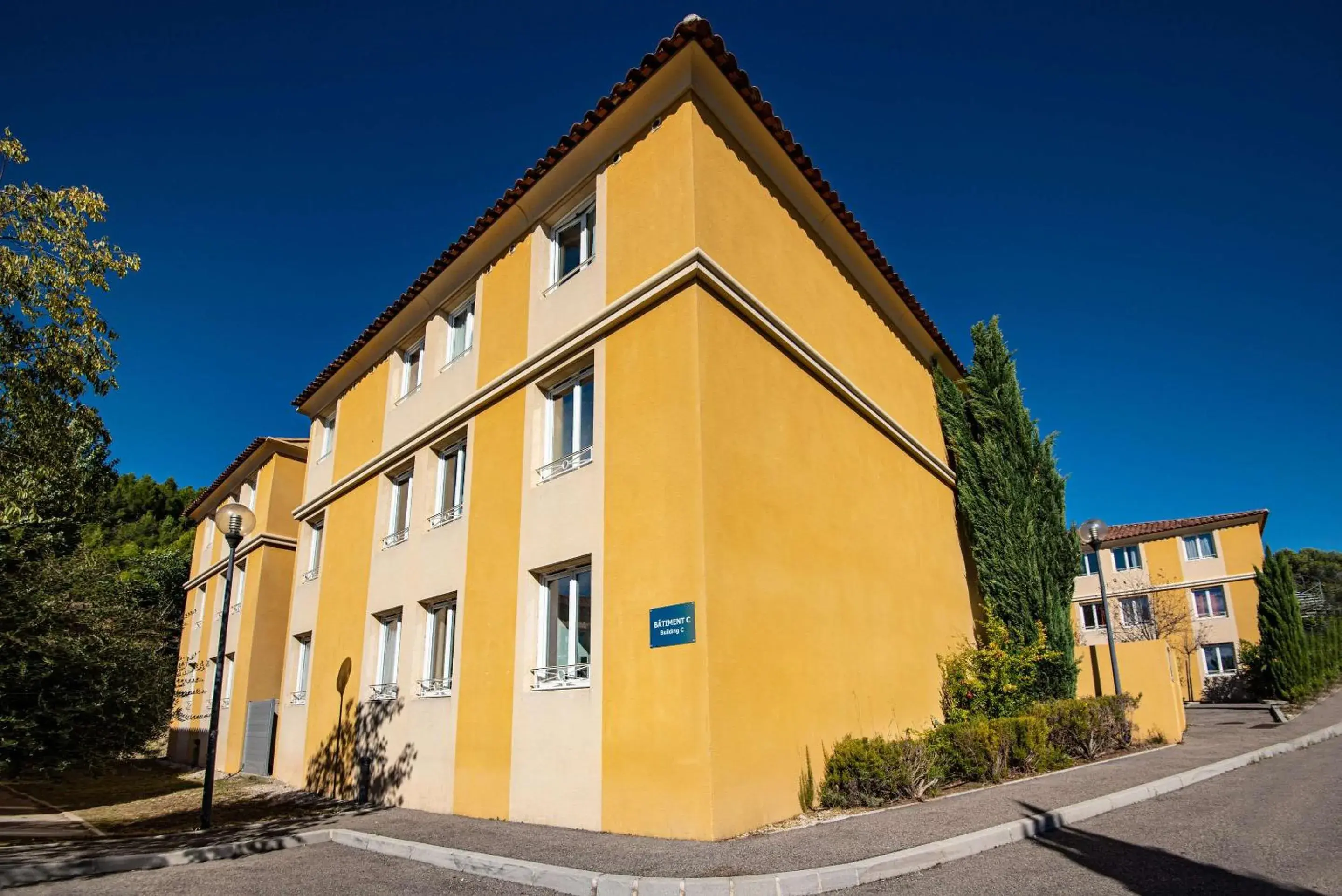 Property building in Comfort Aparthotel Aix Le Tholonet Property building in Comfort Aparthotel Aix Le Tholonet