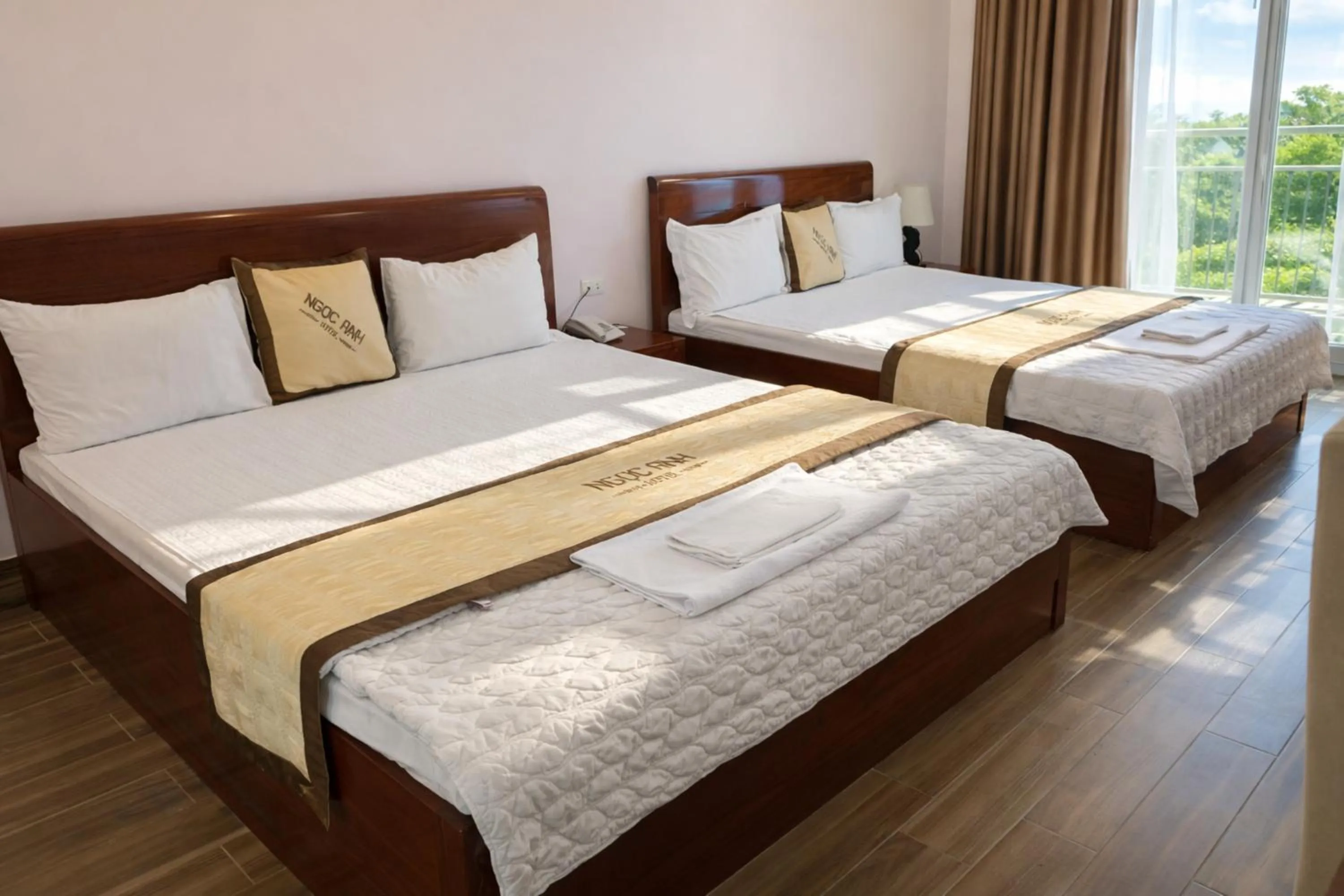 Photo of the whole room, Bed in Hotel Ngoc Anh - Van Don