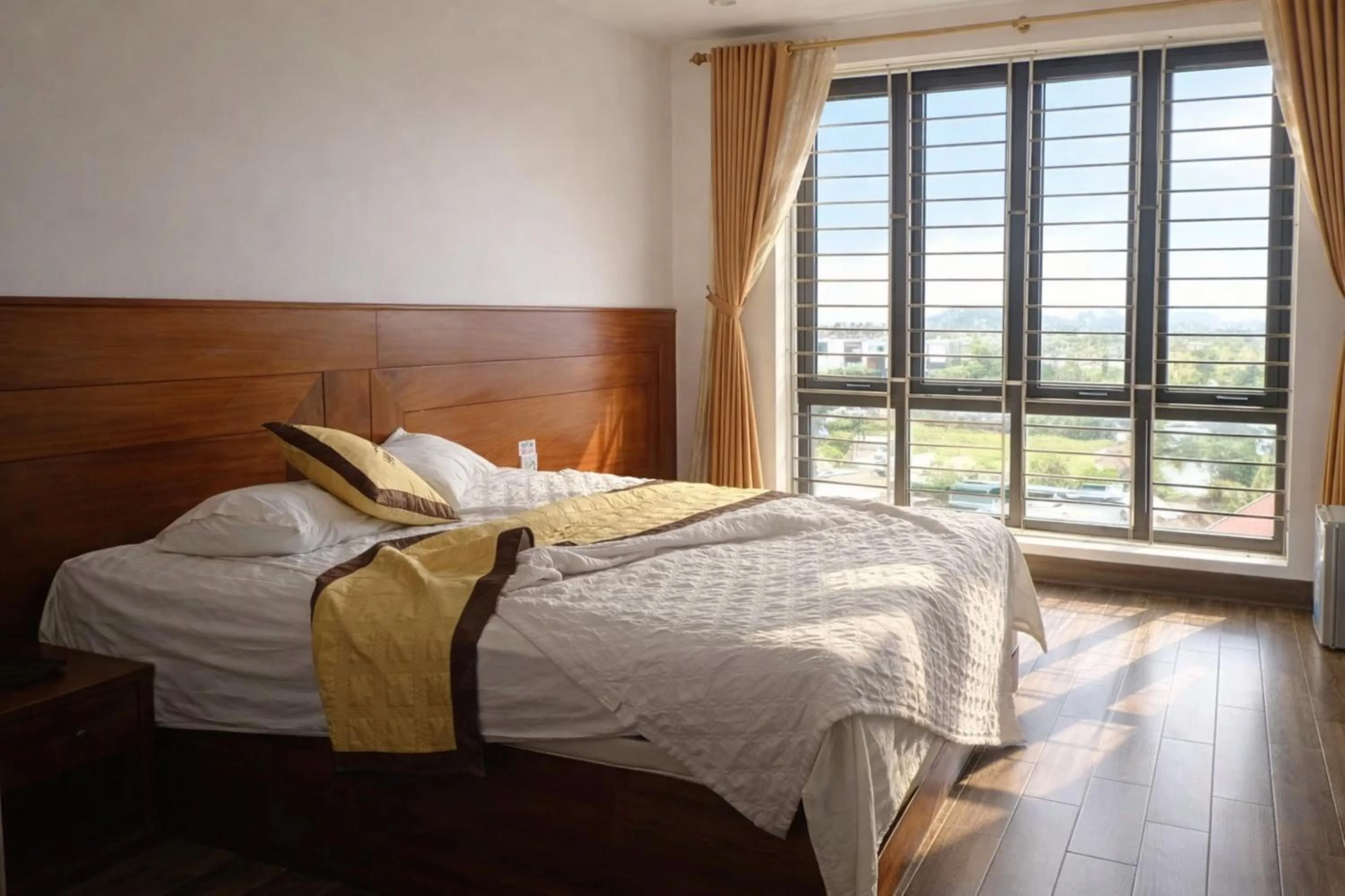 Photo of the whole room, Bed in Hotel Ngoc Anh - Van Don