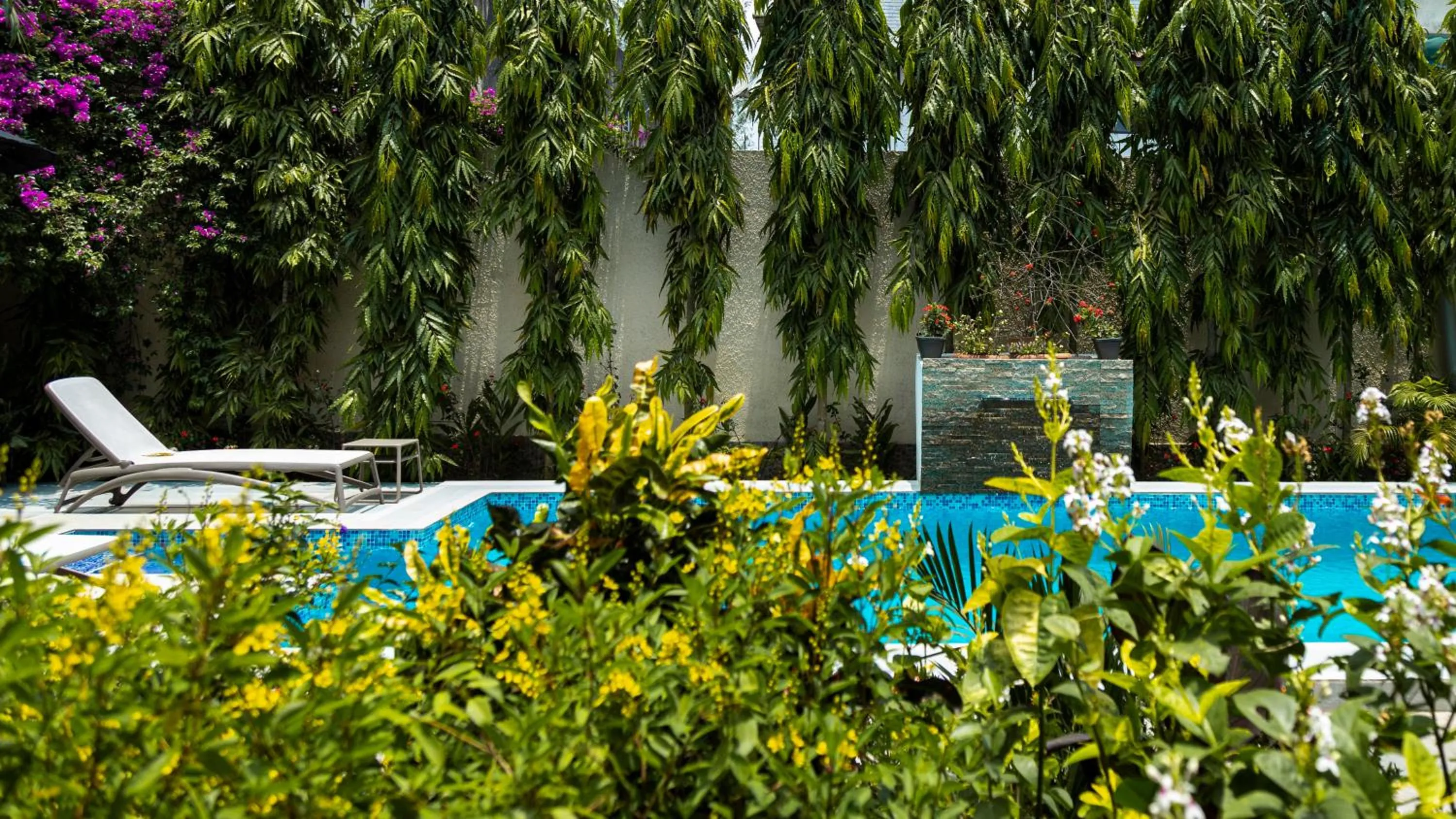 Swimming pool in Villa Jaddis