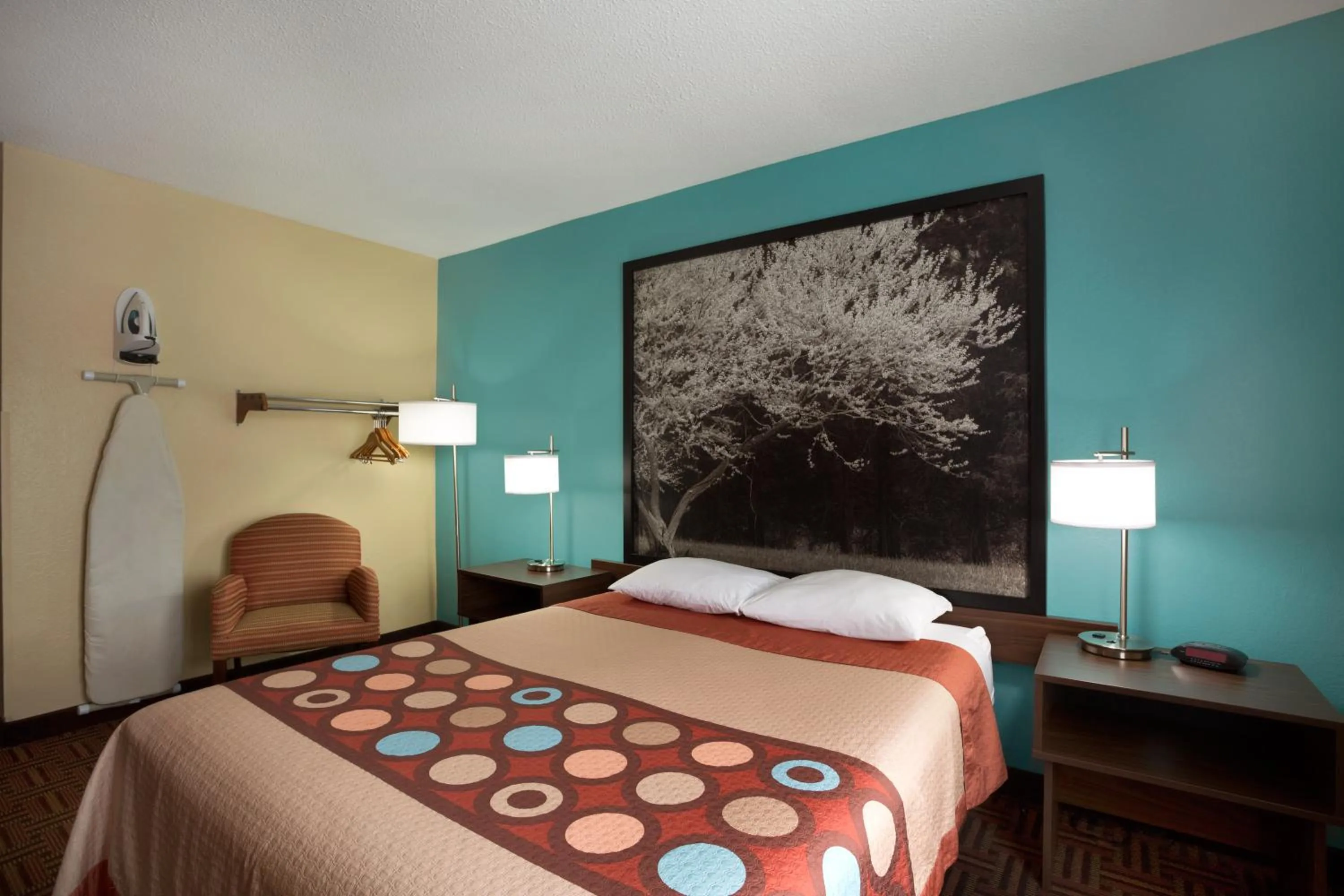 Bed in Super 8 by Wyndham Mount Vernon, IL