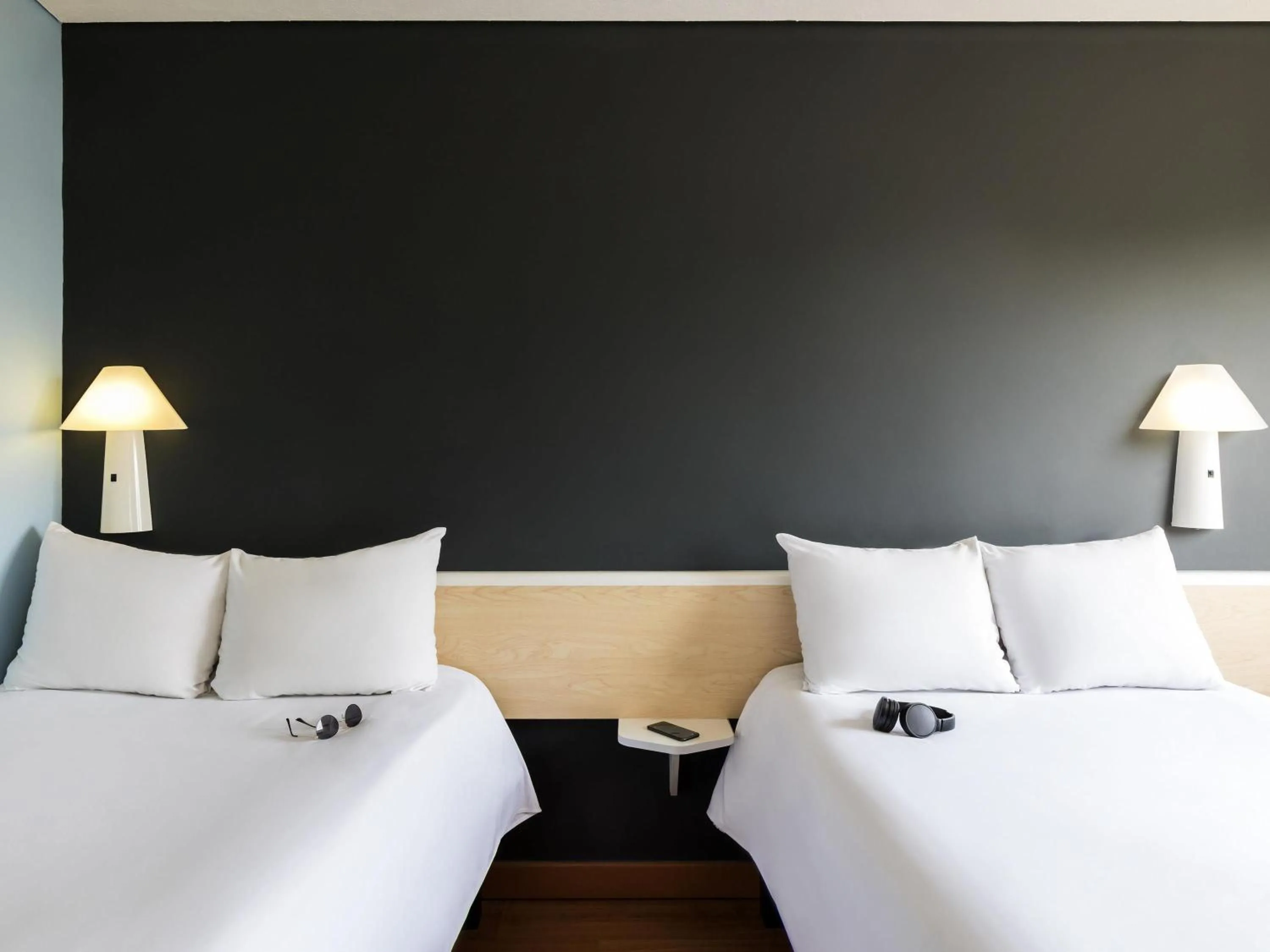 Bedroom, Bed in Ibis Guadalajara Expo