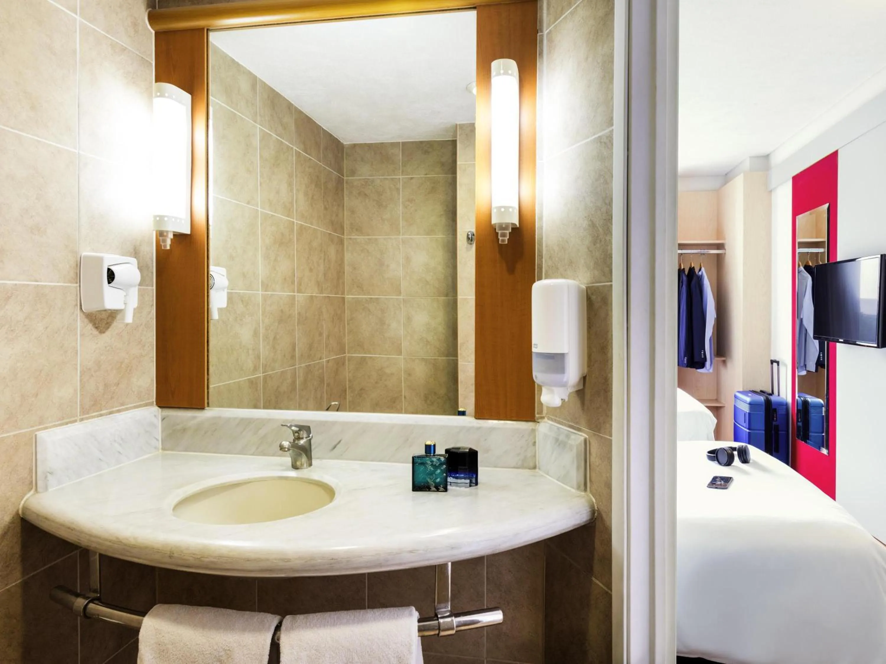 Bedroom in Ibis Guadalajara Expo