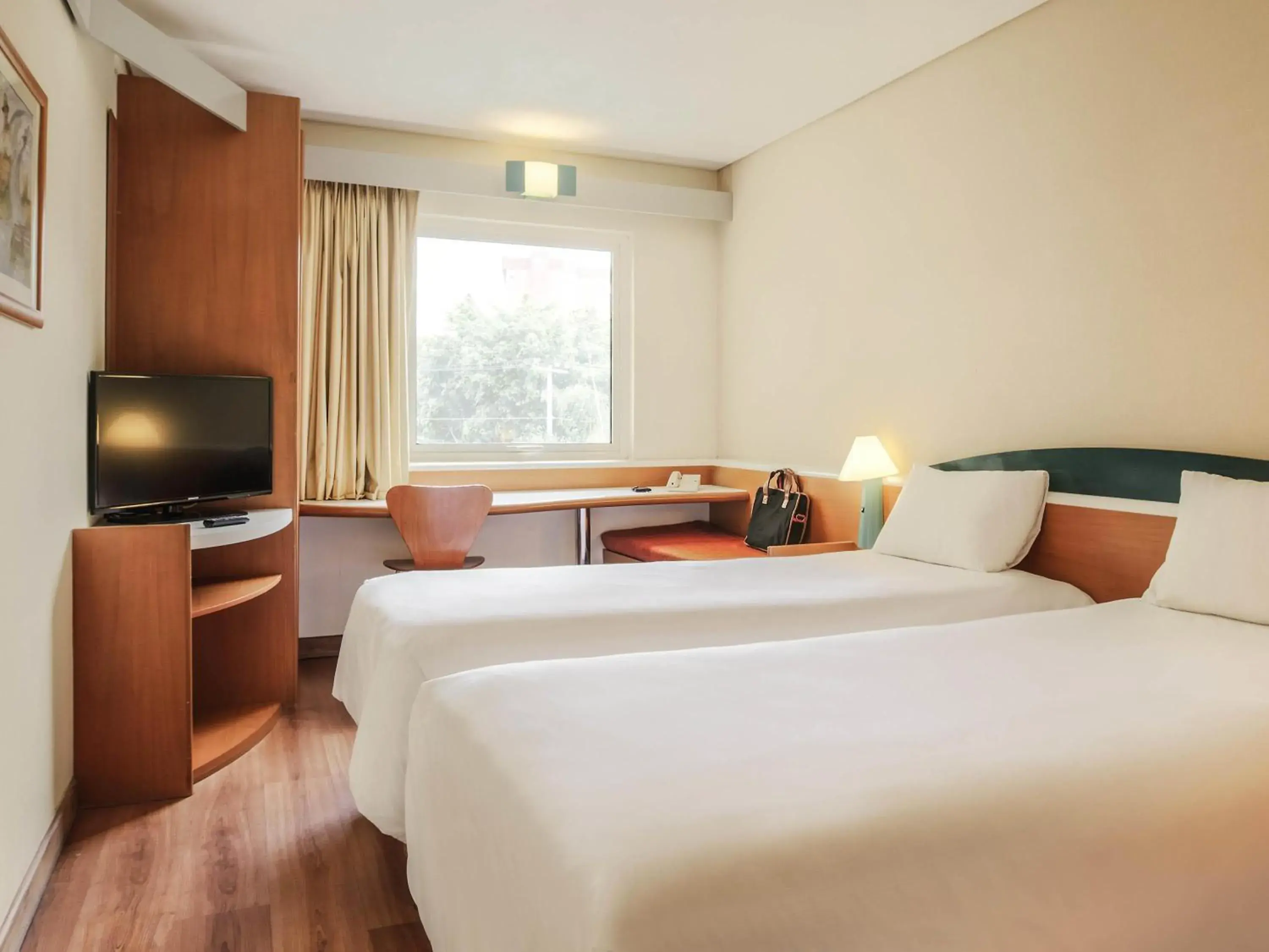 Bedroom, Bed in Ibis Guadalajara Expo Bedroom, Bed in Ibis Guadalajara Expo