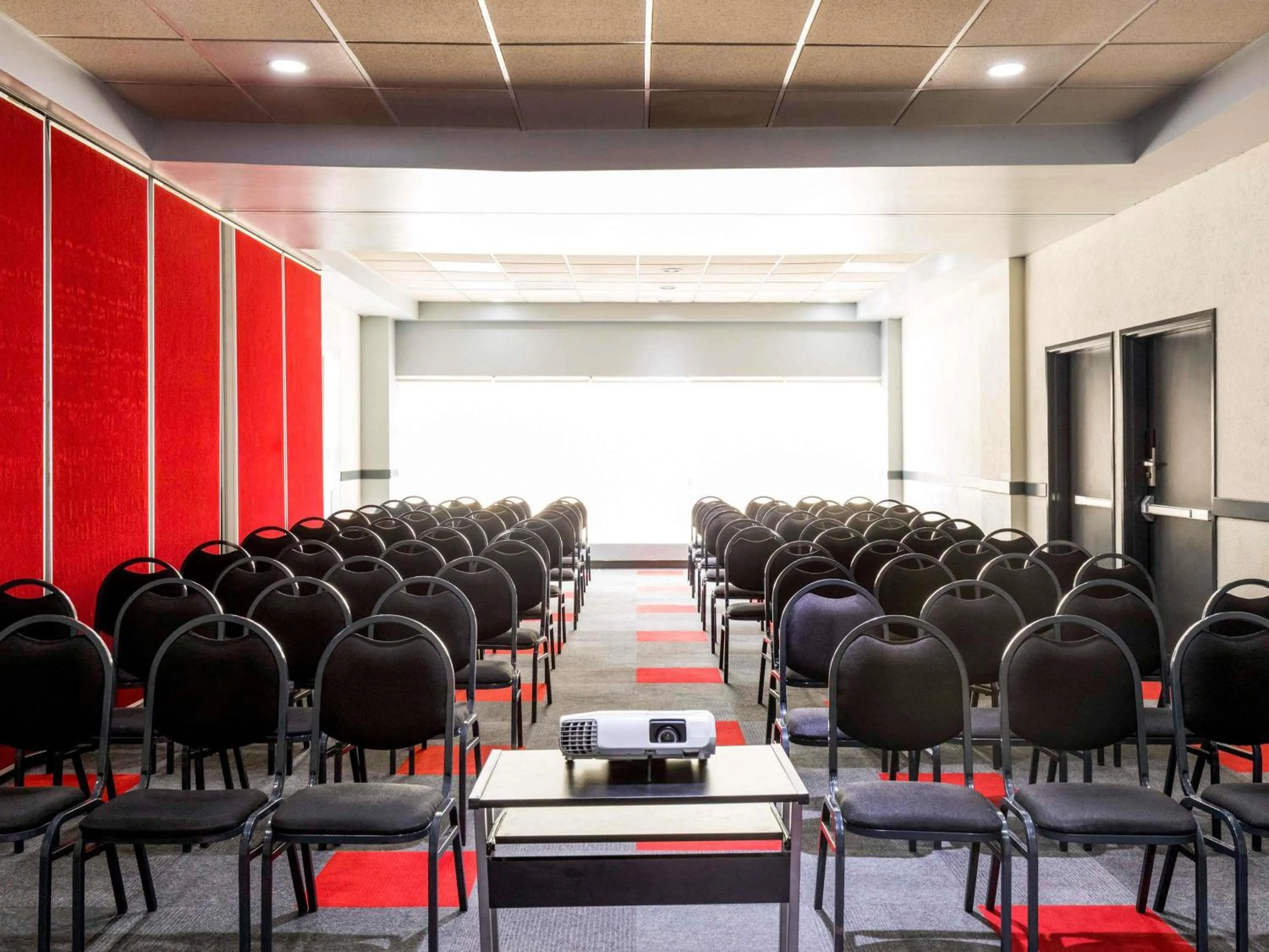 Meeting/conference room in Ibis Guadalajara Expo