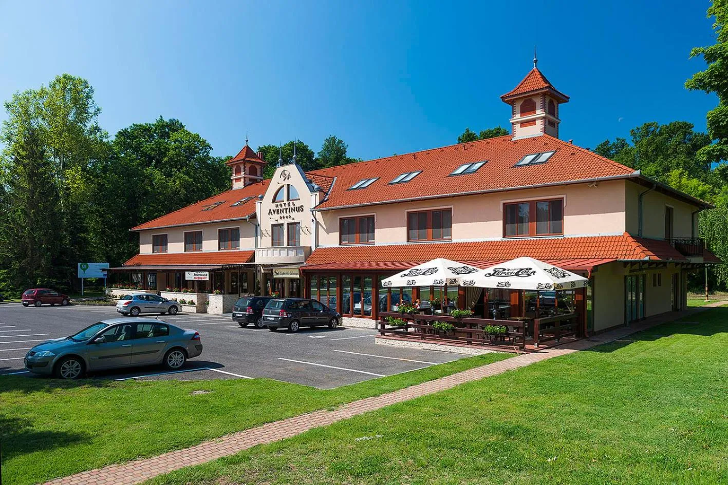 Facade/entrance in Aventinus Hotel