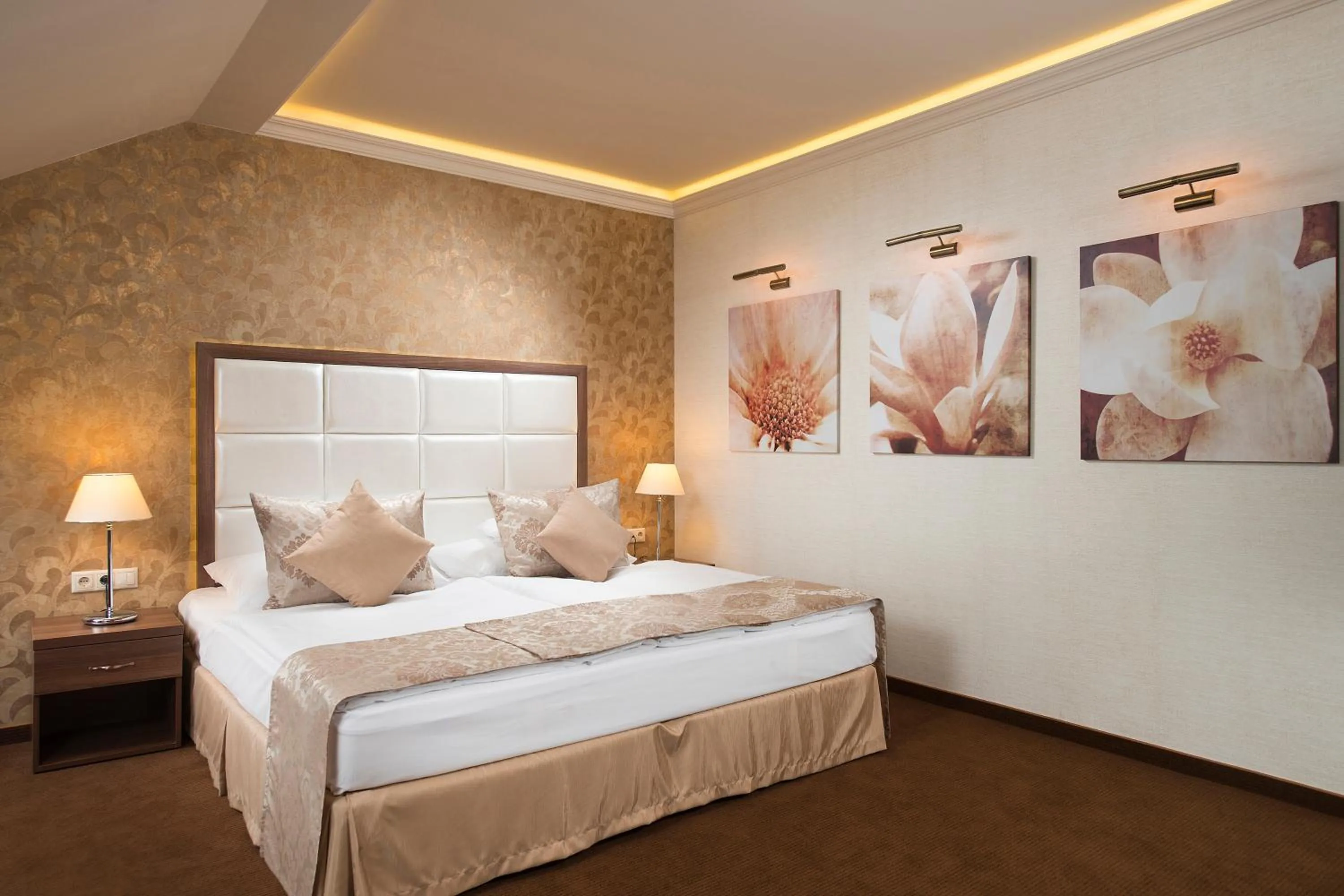 Bed in Aventinus Hotel