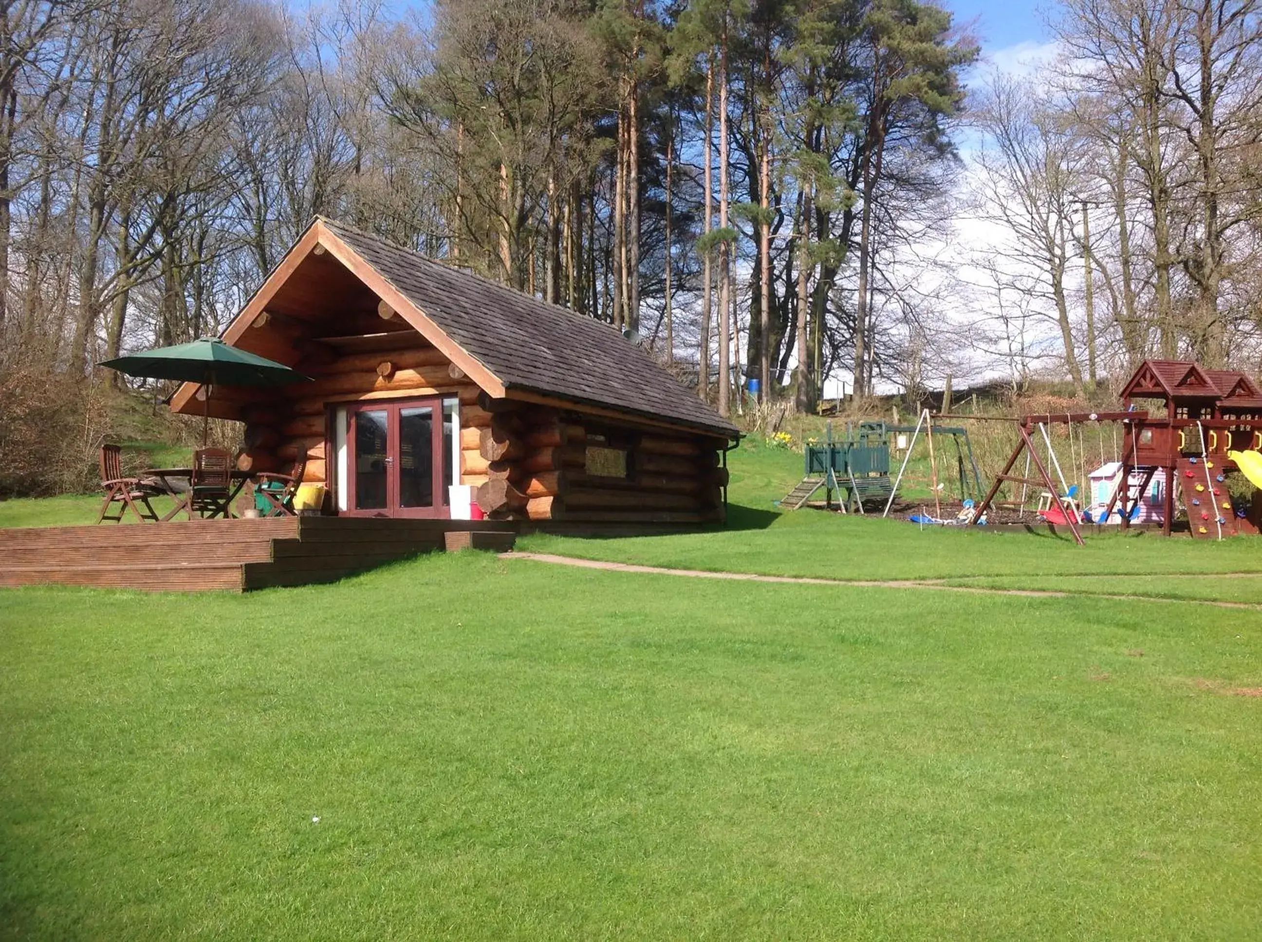 lyne view, log cabin lyne view, log cabin
