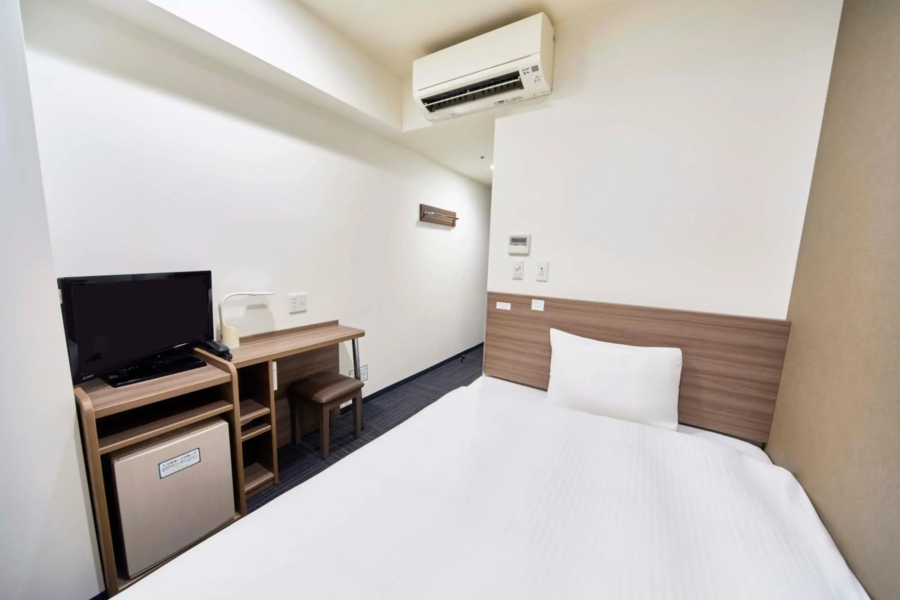 Single Room - Smoking in Washington R&B Hotel Hakata Ekimae 2 Single Room - Smoking in Washington R&B Hotel Hakata Ekimae 2