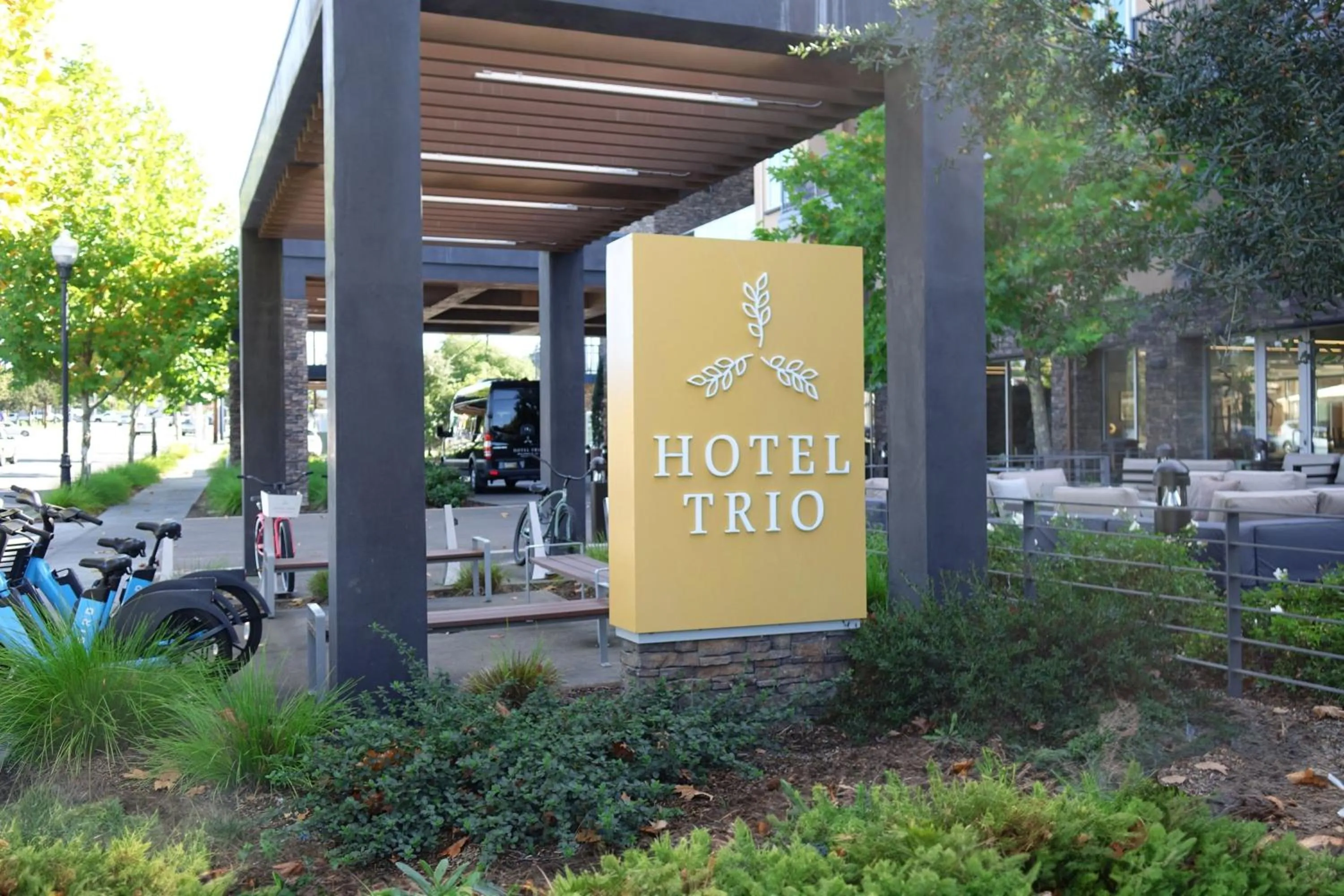 Property building in Hotel Trio Healdsburg