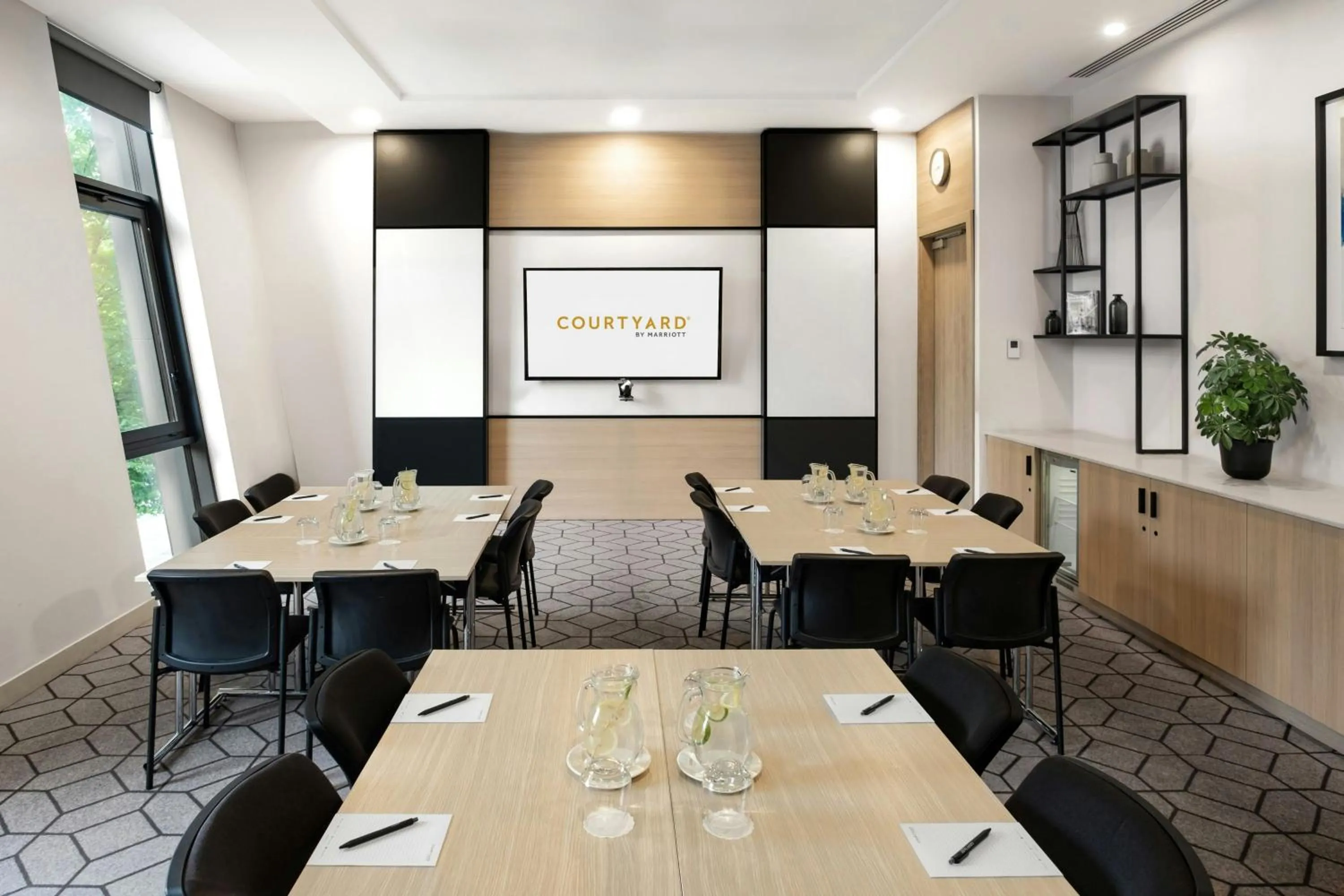 Meeting/conference room in Courtyard by Marriott Vilnius City Center
