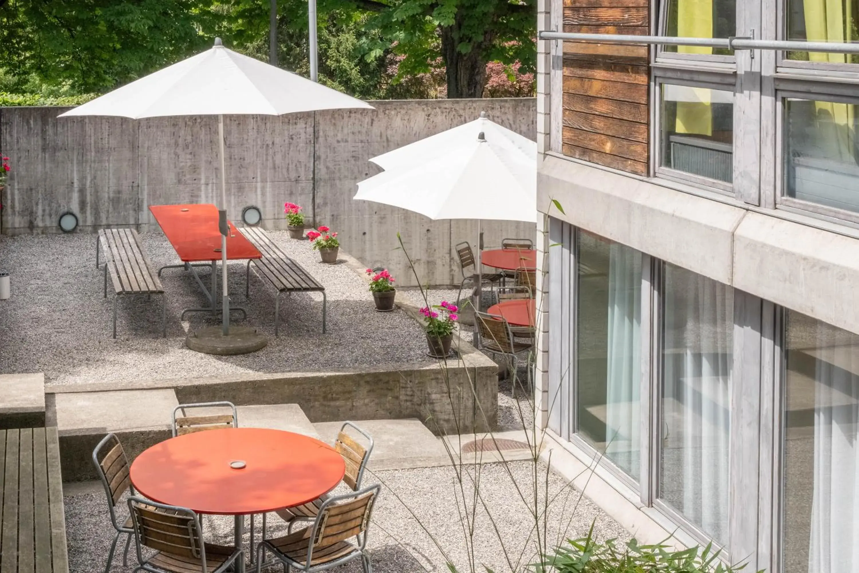 Property building in Luzern Youth Hostel Property building in Luzern Youth Hostel