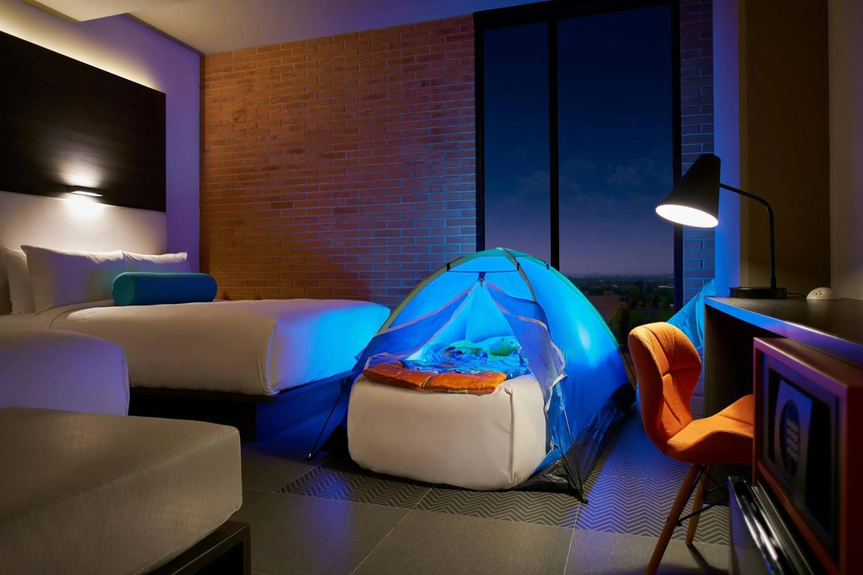 Photo of the whole room in Aloft Celaya