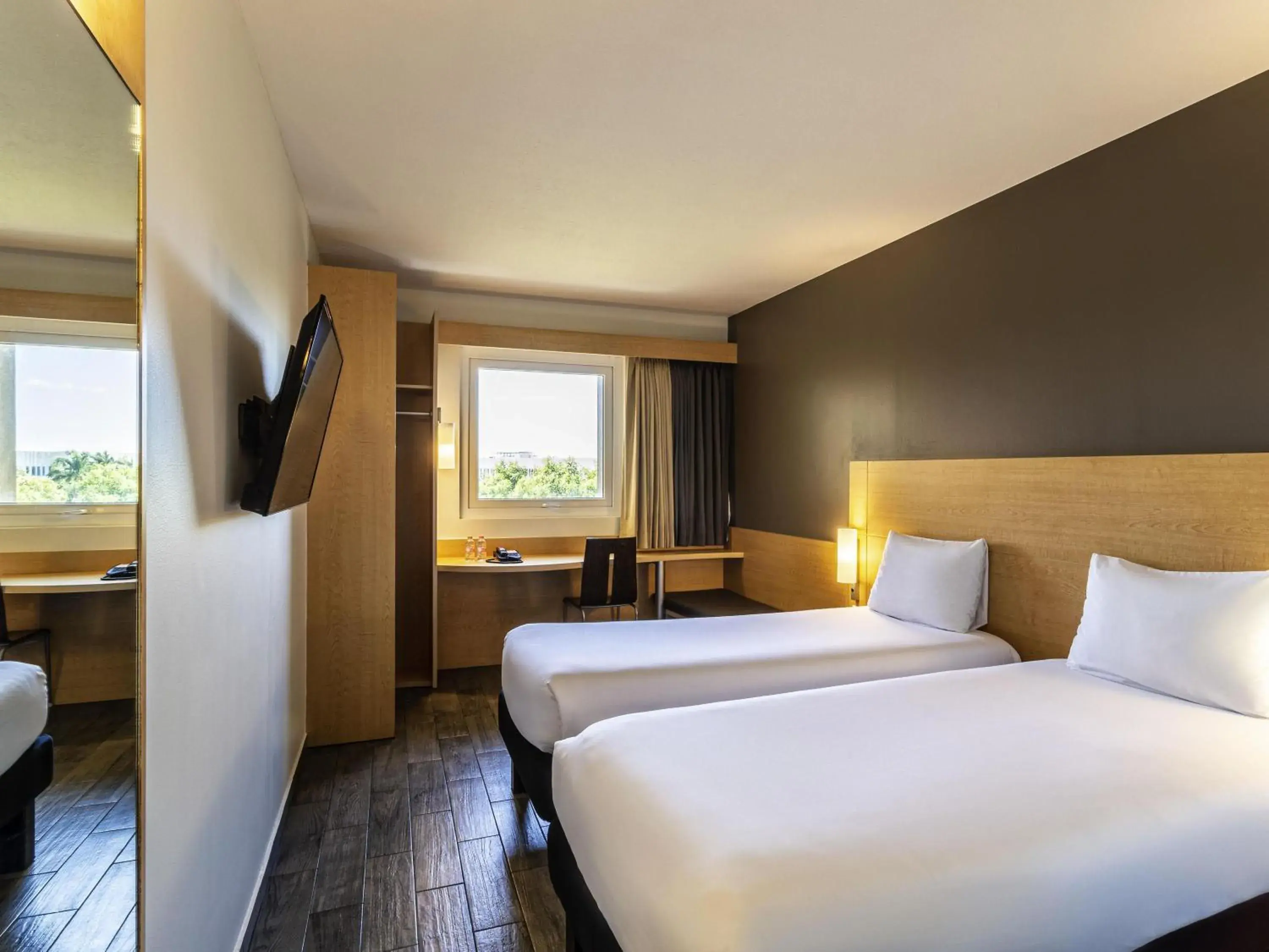 Bedroom, Bed in Ibis Merida Bedroom, Bed in Ibis Merida