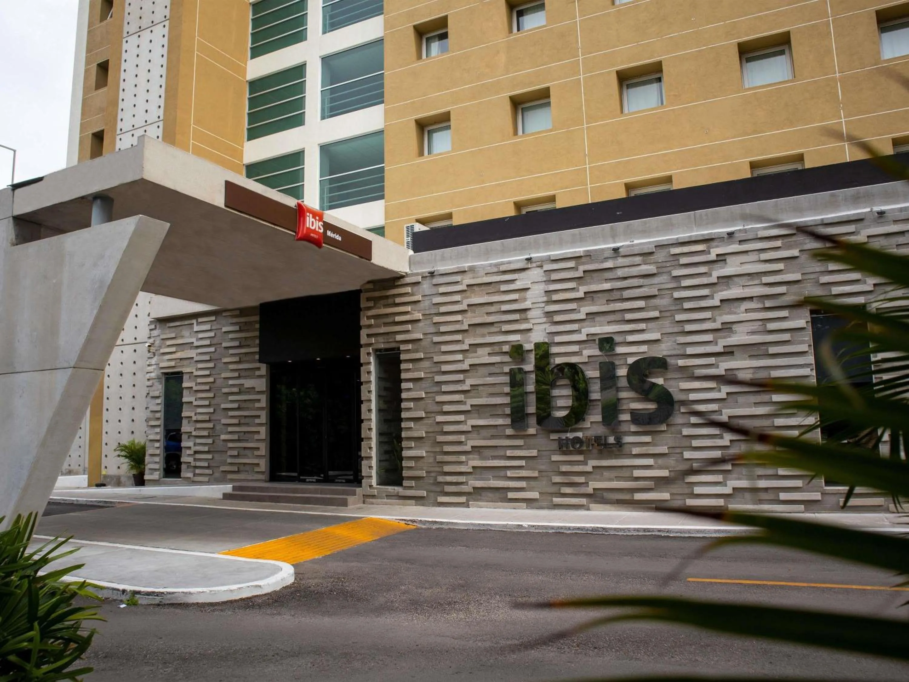 Property building in Ibis Merida