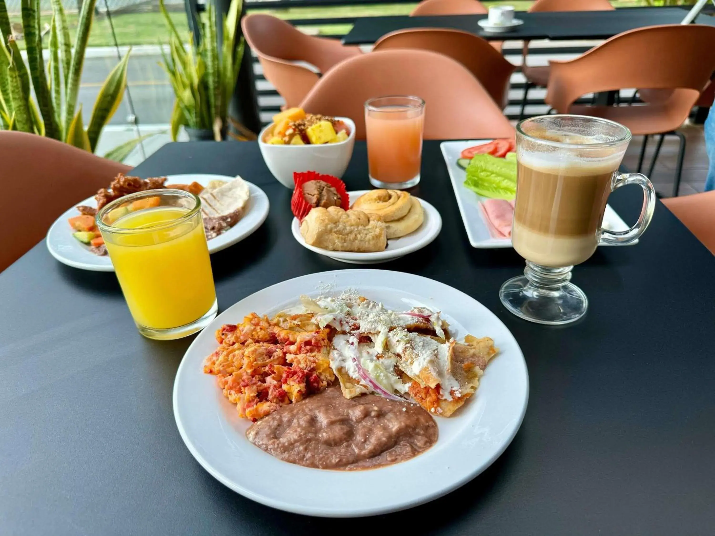 Restaurant/places to eat in Ibis Merida Restaurant/places to eat in Ibis Merida