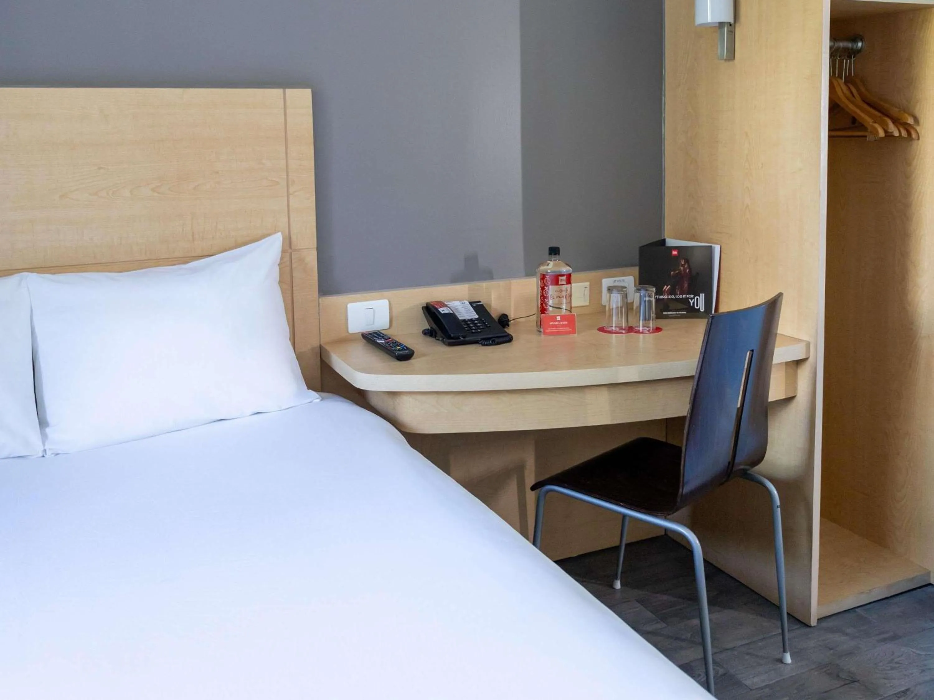 Bedroom, Bed in Ibis Merida