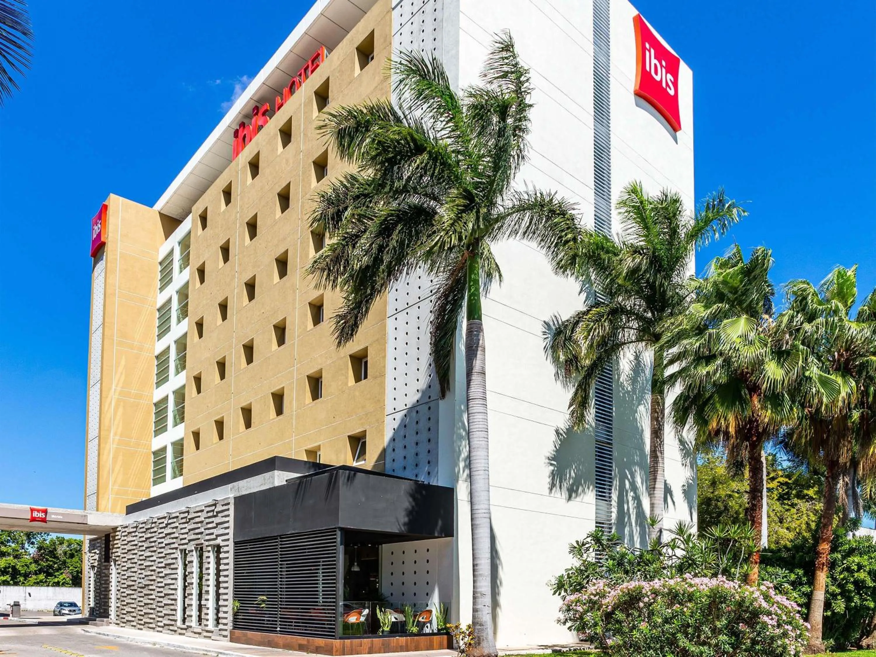 Property building in Ibis Merida