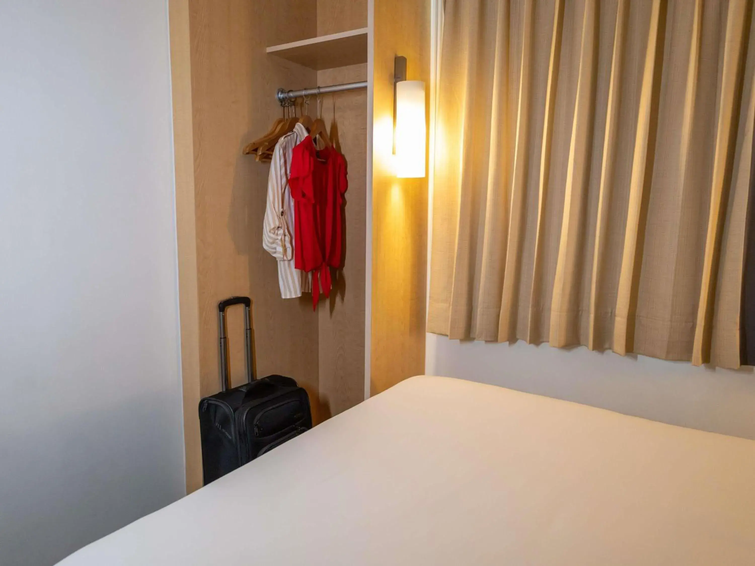 Bedroom, Bed in Ibis Merida Bedroom, Bed in Ibis Merida