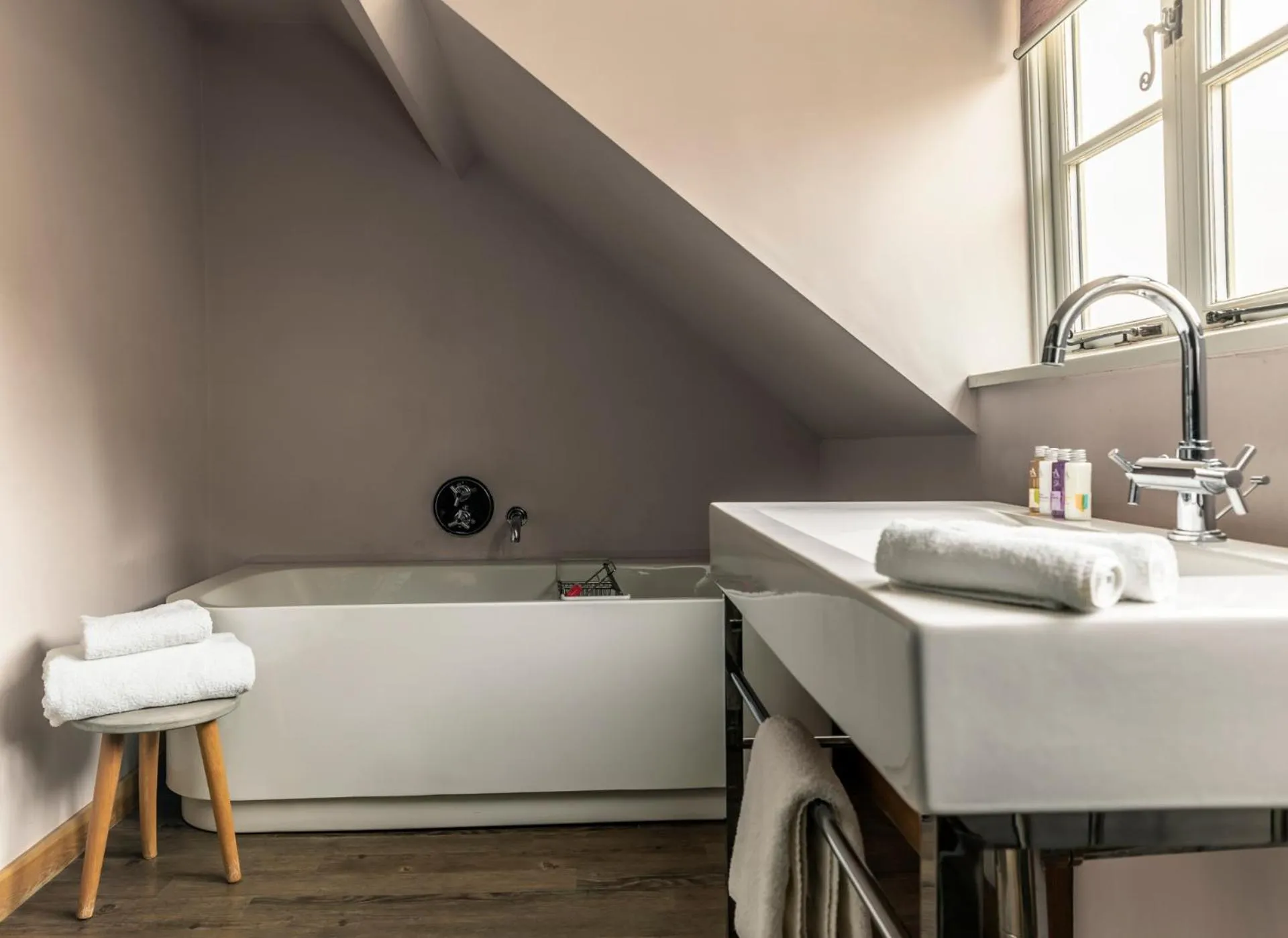 Bathroom in Crown and Castle