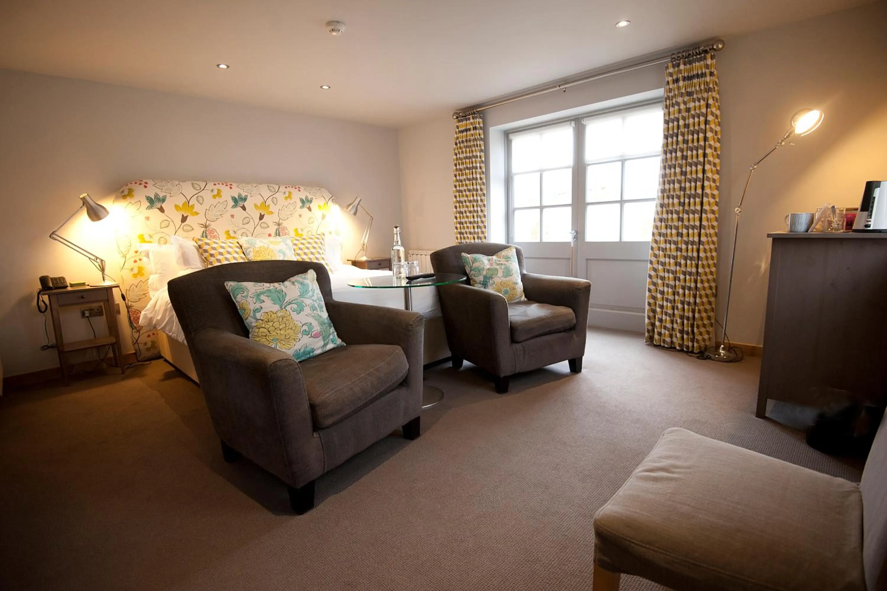 Photo of the whole room in Crown and Castle