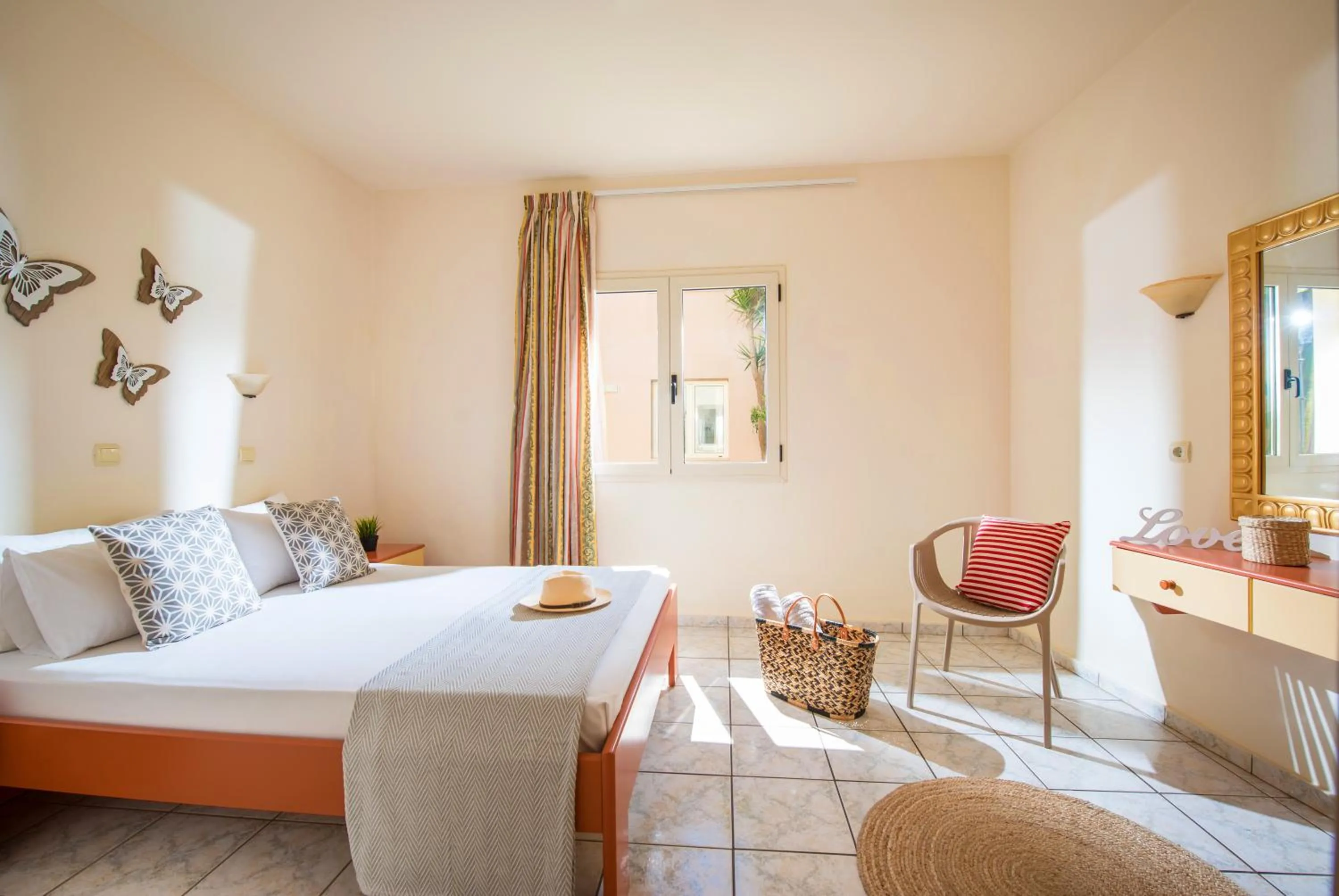 Bedroom, Bed in Danaides