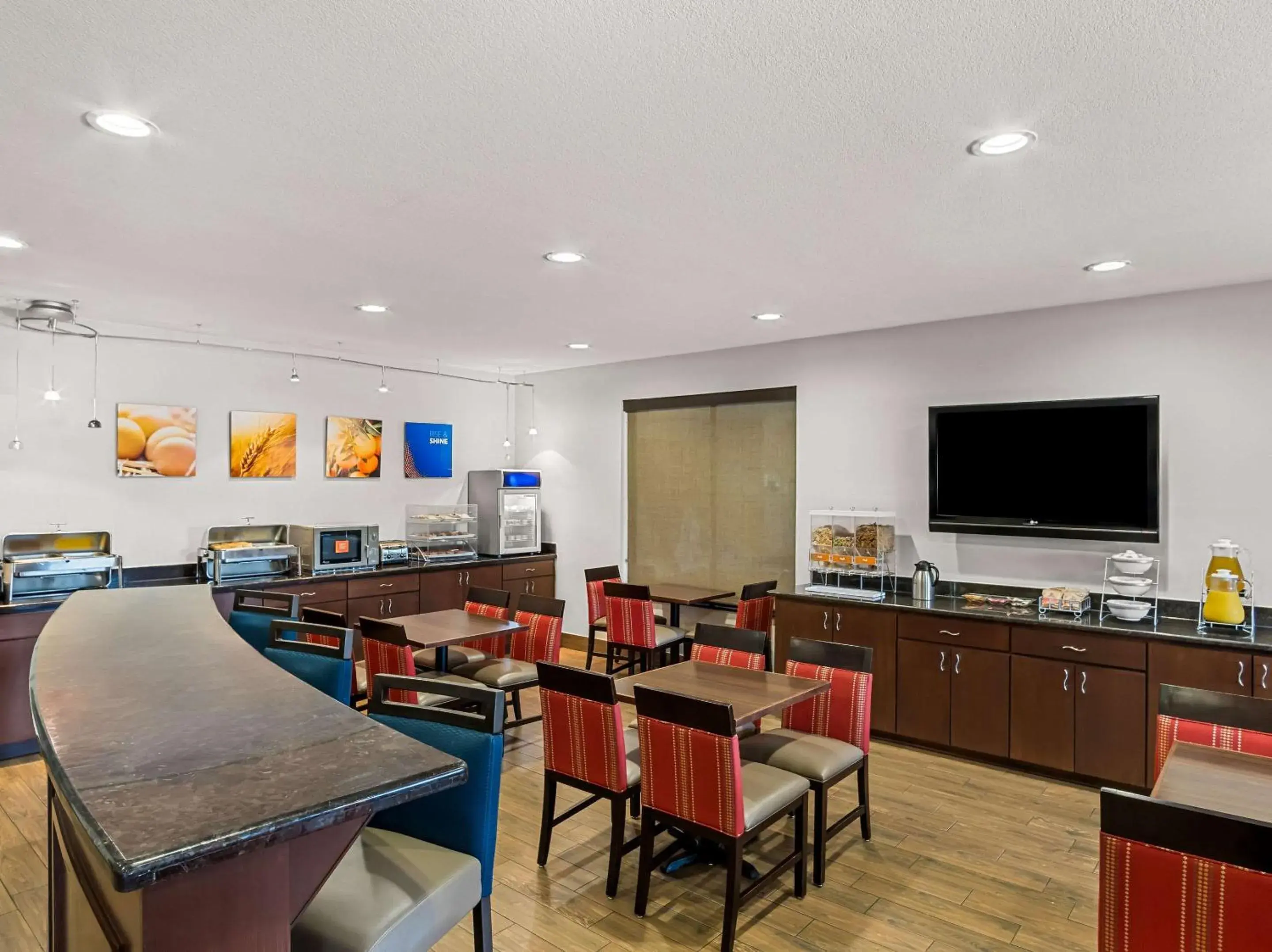 Breakfast in Comfort Suites Lindale Breakfast in Comfort Suites Lindale