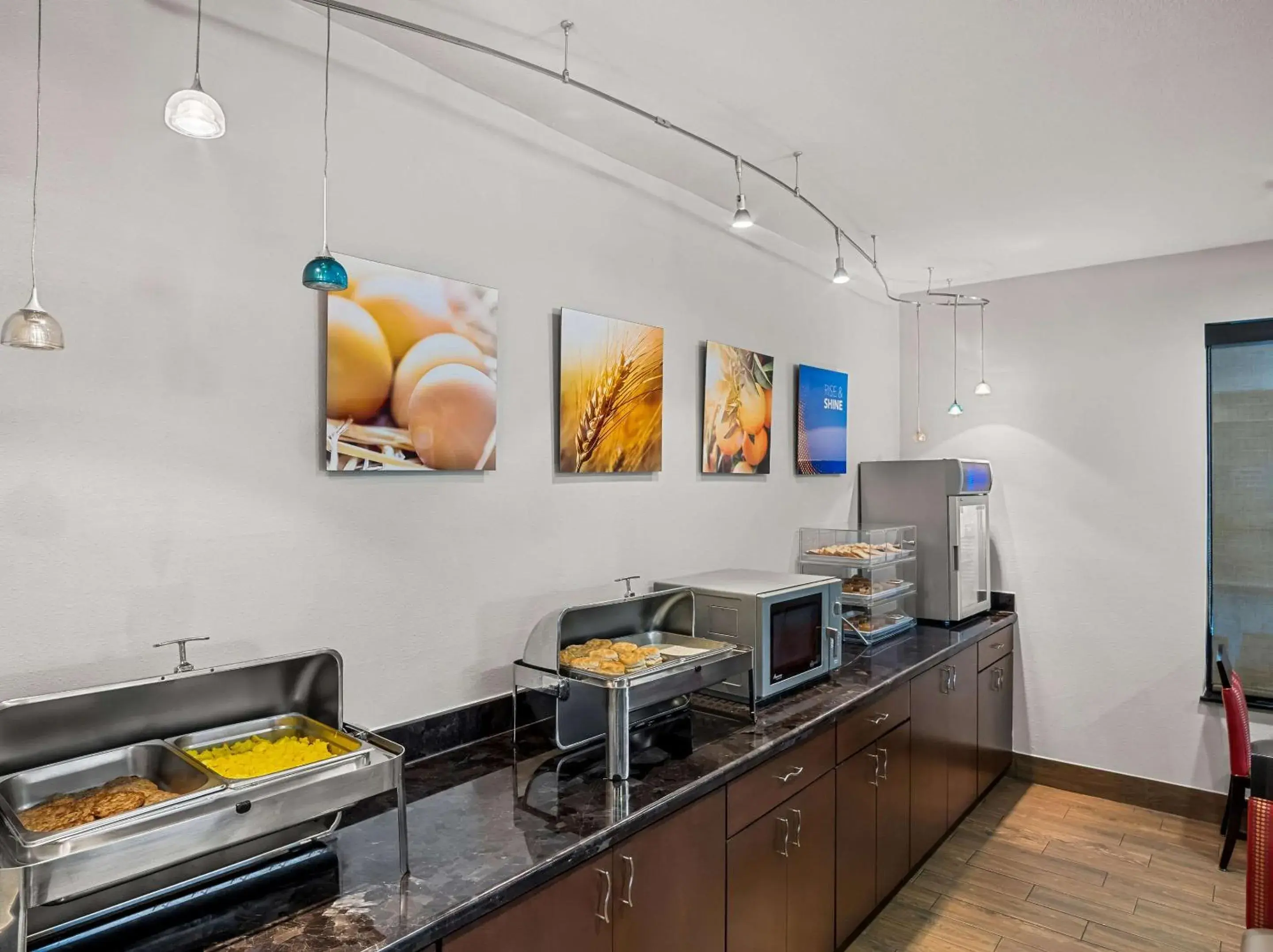 Breakfast in Comfort Suites Lindale Breakfast in Comfort Suites Lindale