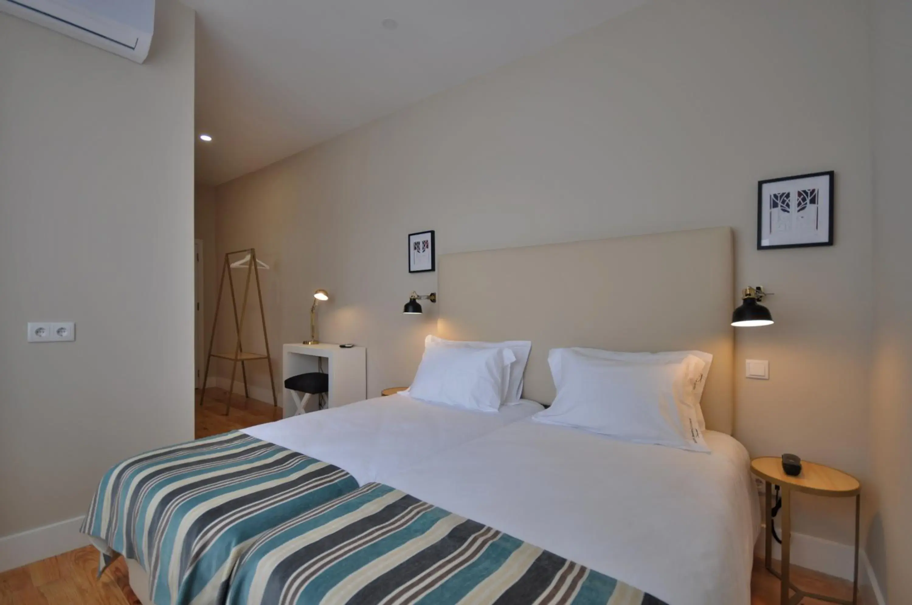 Bedroom, Bed in Porto Charming Hotel Bedroom, Bed in Porto Charming Hotel