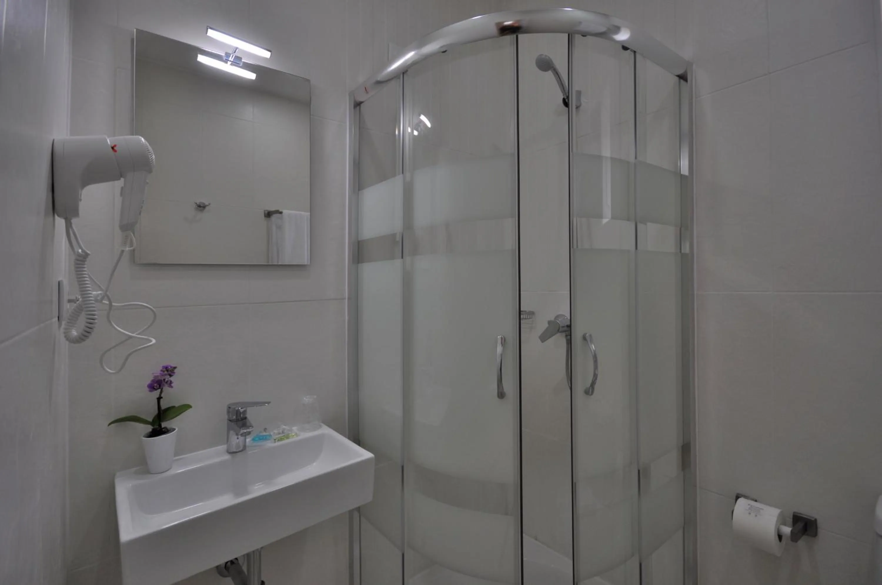 Bathroom in Porto Charming Hotel