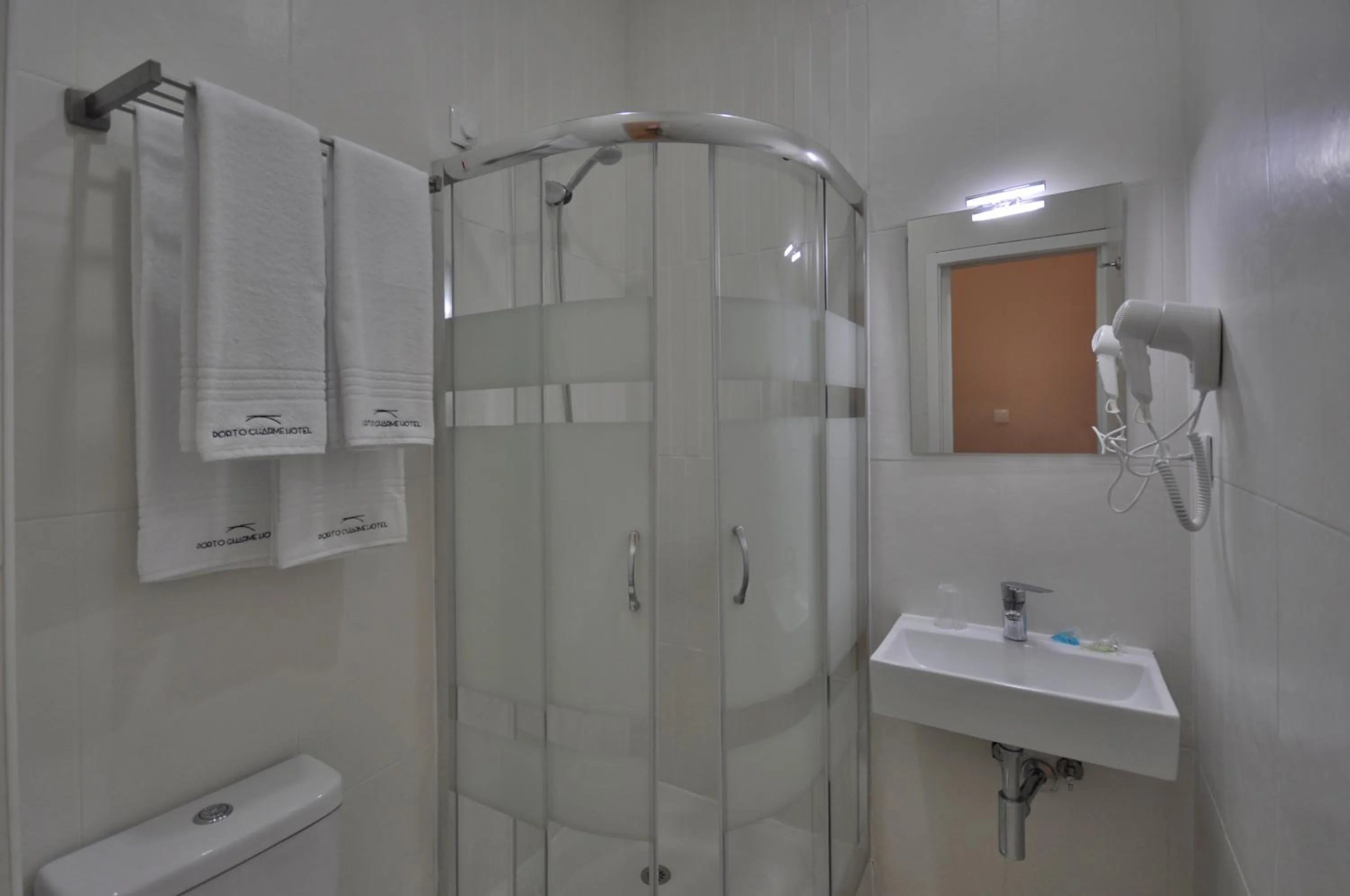 Bathroom in Porto Charming Hotel