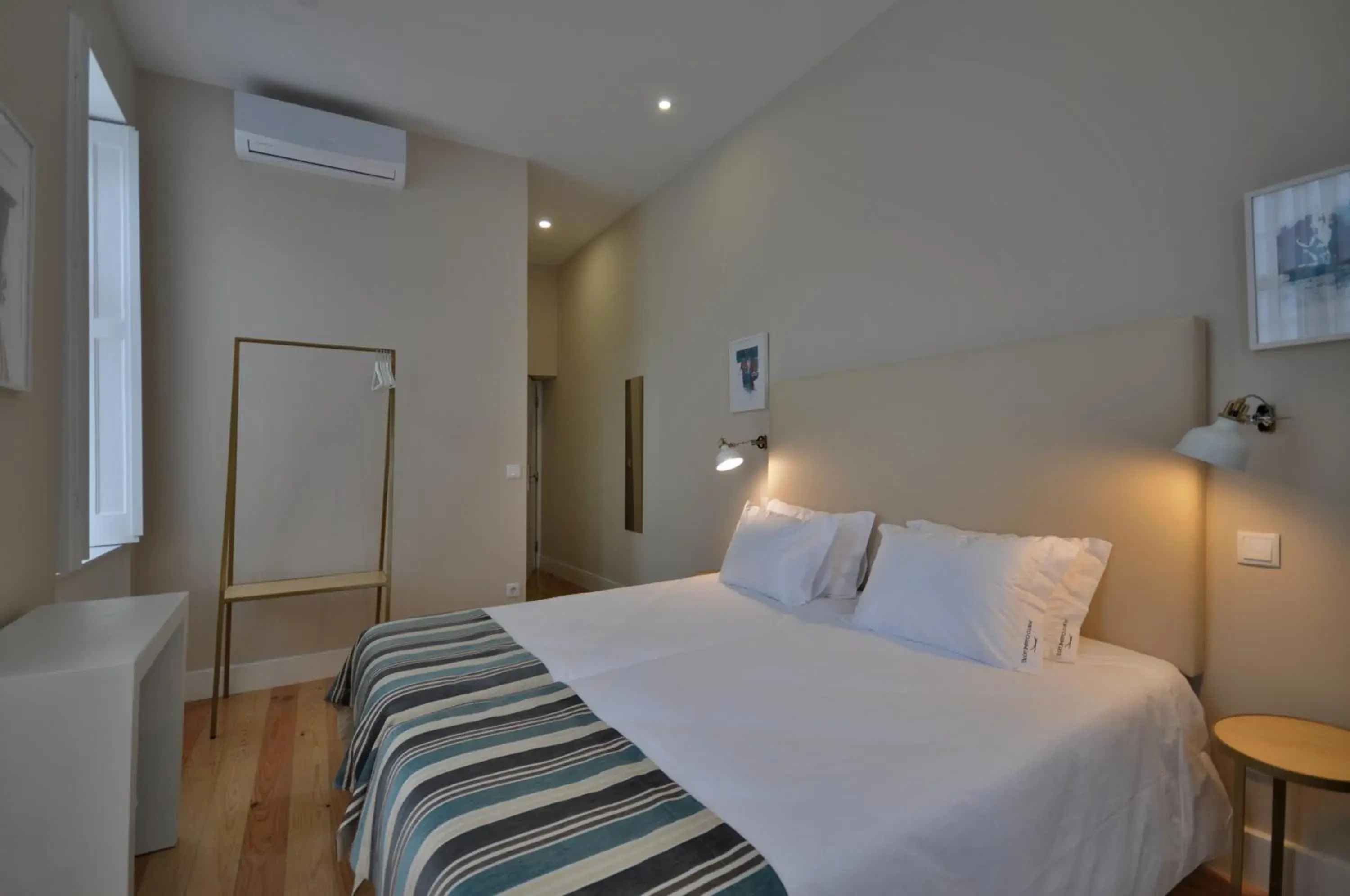 Bedroom, Bed in Porto Charming Hotel Bedroom, Bed in Porto Charming Hotel