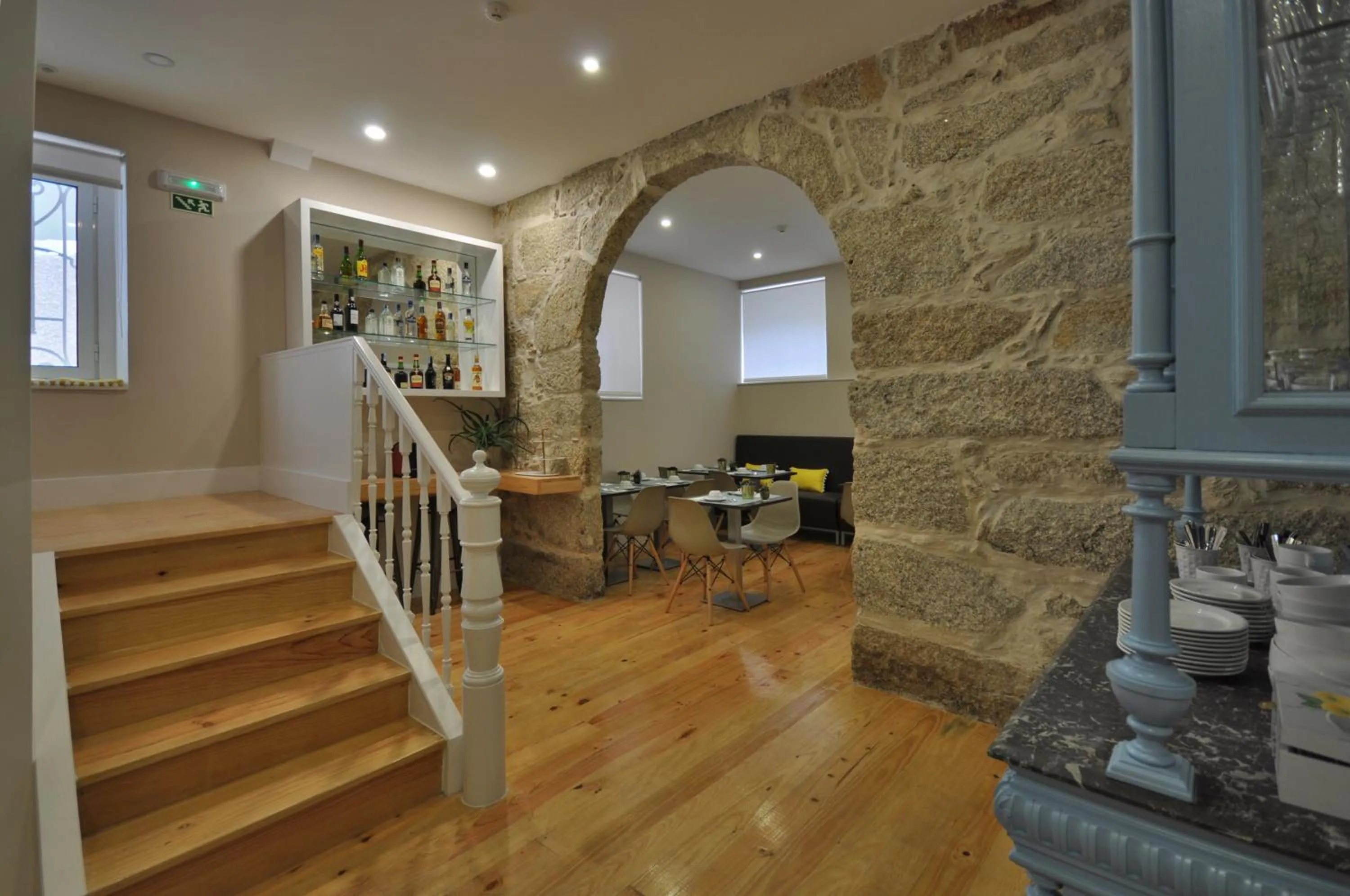 Lounge or bar in Porto Charming Hotel