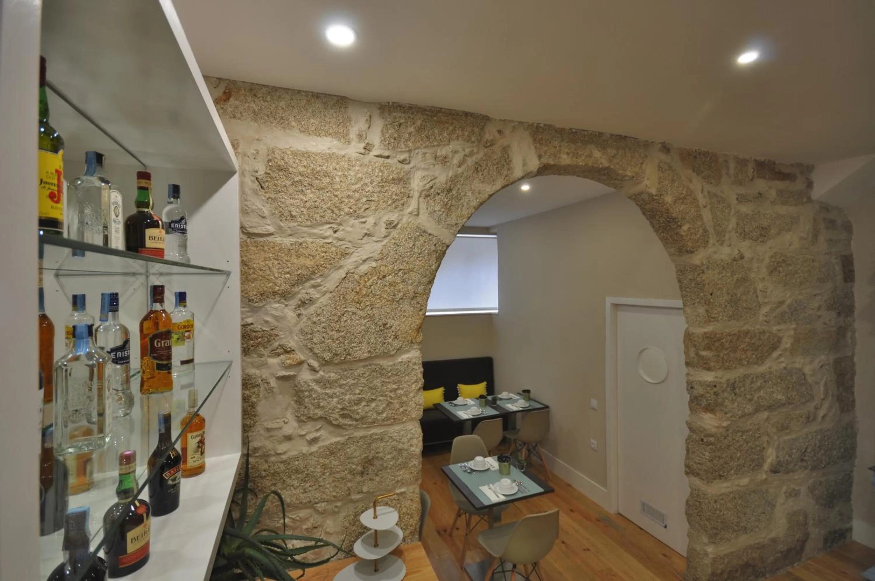 Lounge or bar in Porto Charming Hotel