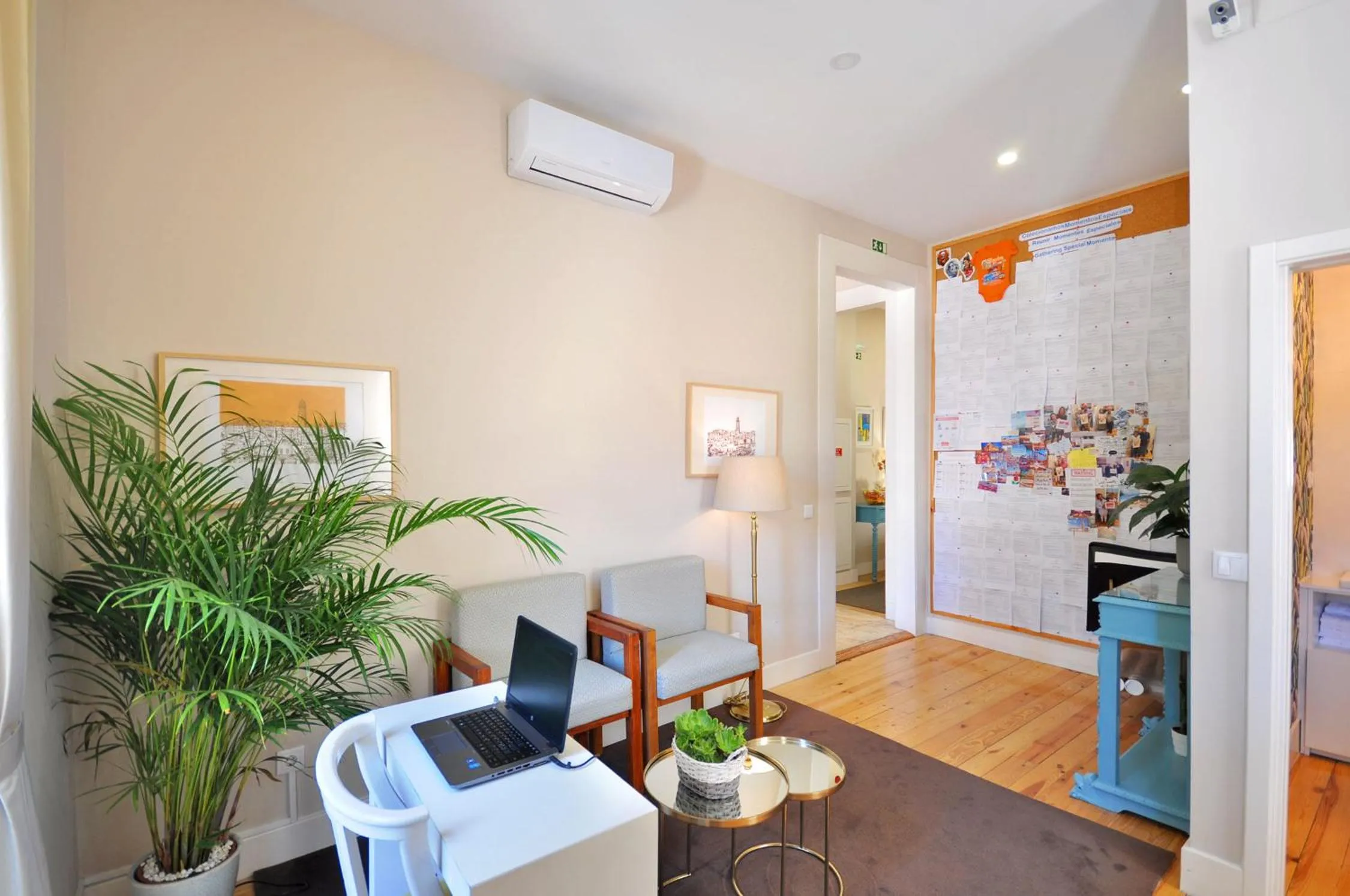 Lobby or reception in Porto Charming Hotel