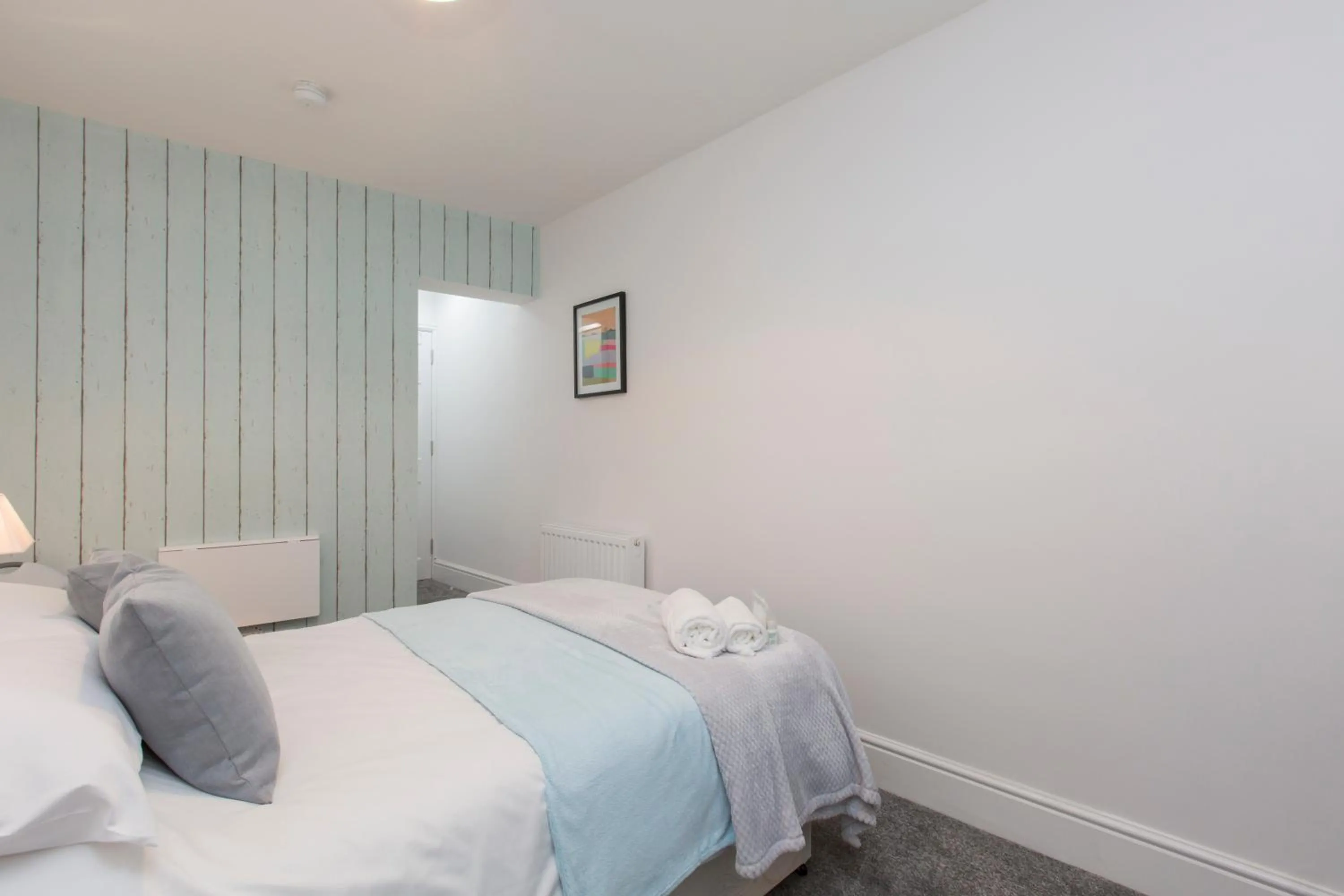 Photo of the whole room, Bed in Townhouse PLUS @ West Street Crewe