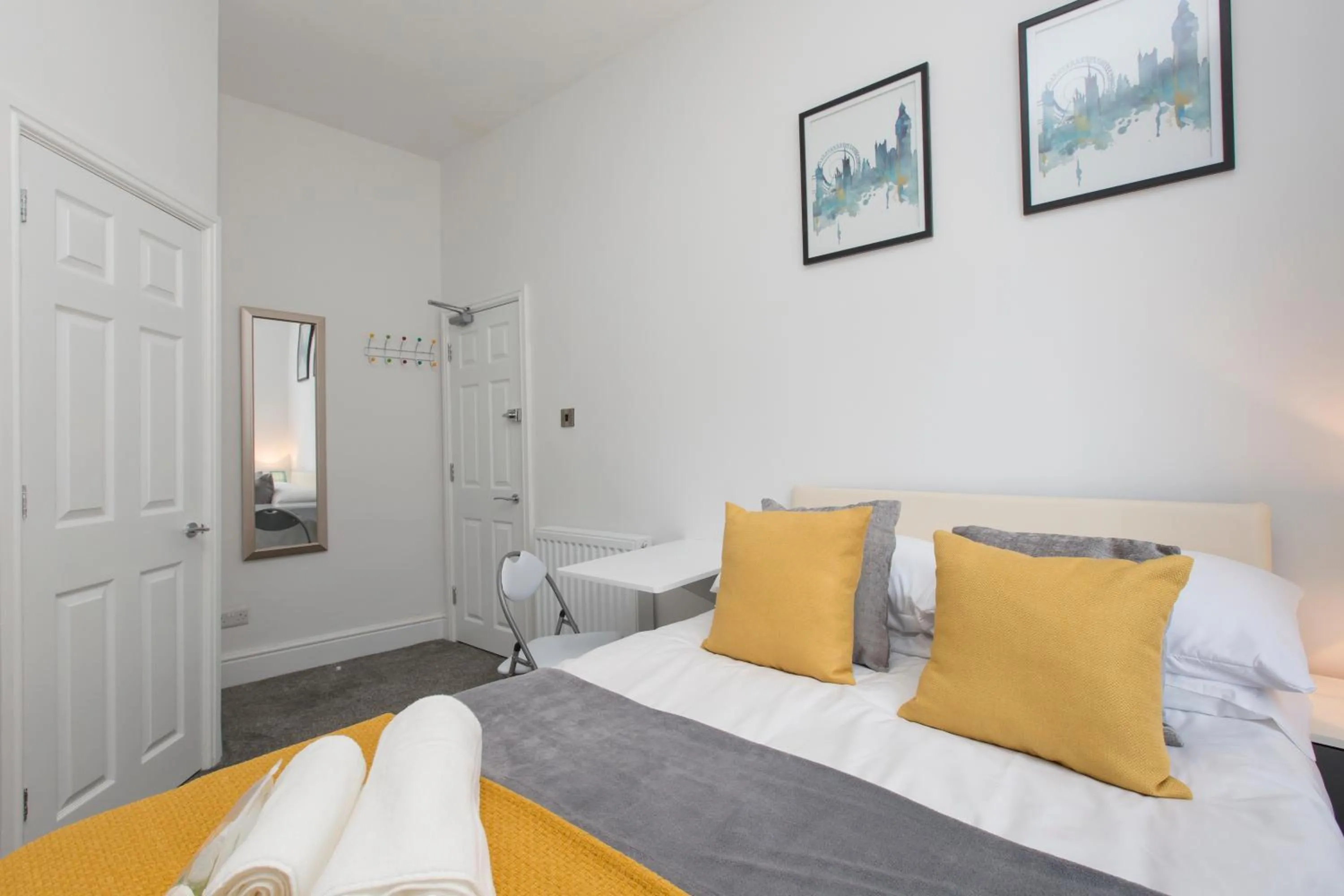 Bed in Townhouse PLUS @ West Street Crewe